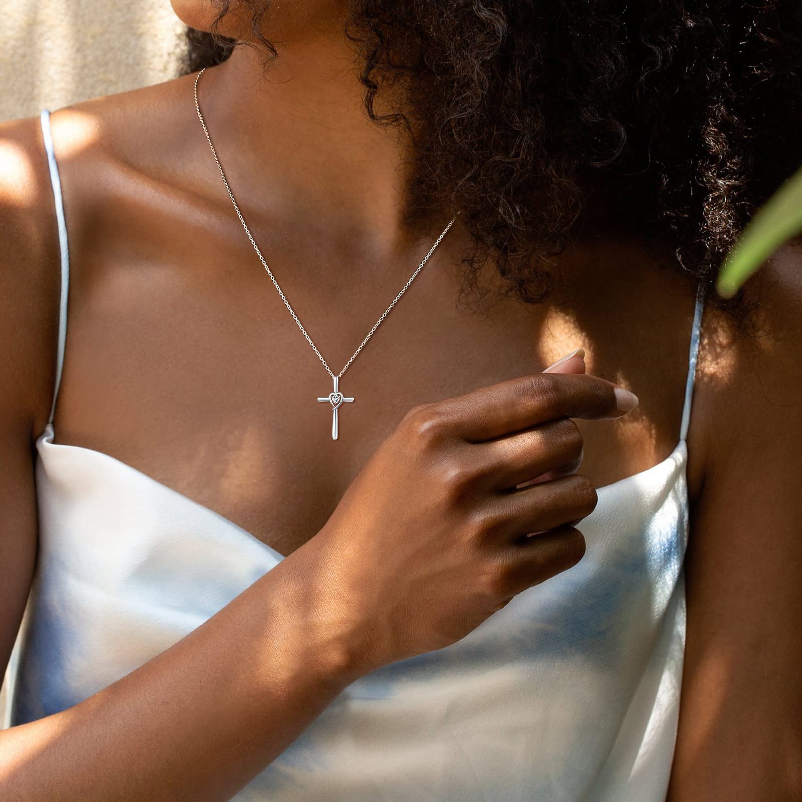 Collar con Colgante de Cruz Cristiana Corazón para Mujer de Plata de Ley 925 y Piedras Preciosas Zirconia - Longitud Cadena: 40 + 5 cm