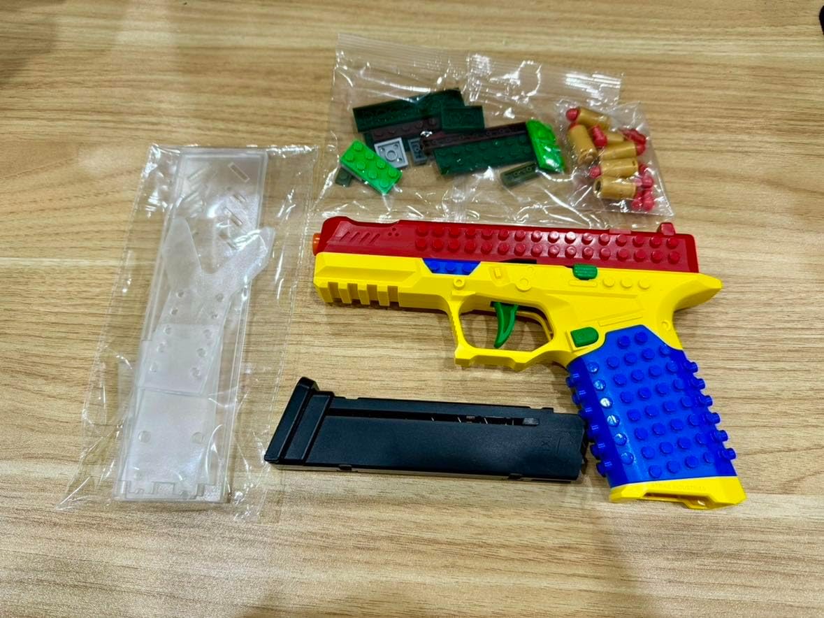 Bazilbazos Tactical DIY Building Block Handle Set, Bazilbazos Building Block Toy Gun, Funny DIY, Block Blaster with Display Stand, Full of Creativity for Team Activities
