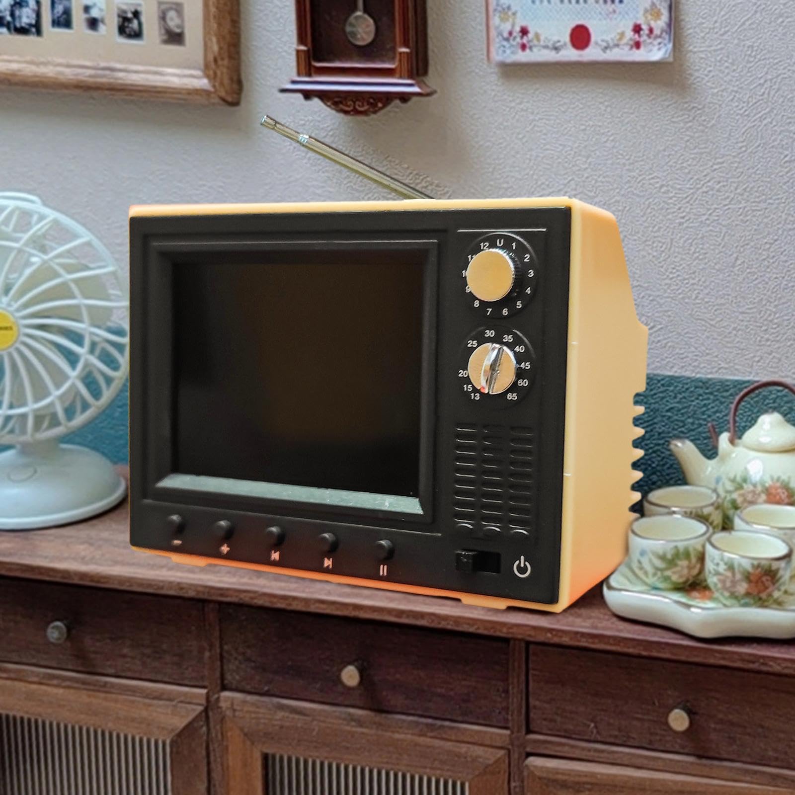 Puppenhaus Fernseher Im Maßstab 1:12, Winziger, Spielbarer Retro Fernseher für Mädchenpuppen, Geschenk, Puppenhausmöbel Zubehör, Miniaturfernseher, Gelb