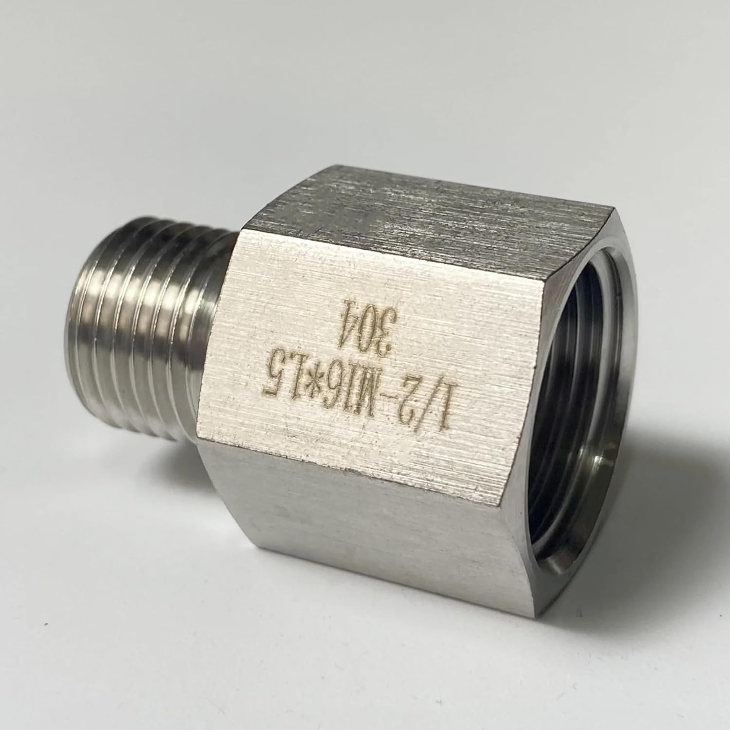 1/2インチBSPPメスから1インチBSPPオス304ステンレススチールパイプ継手高圧コネクタカプラー。