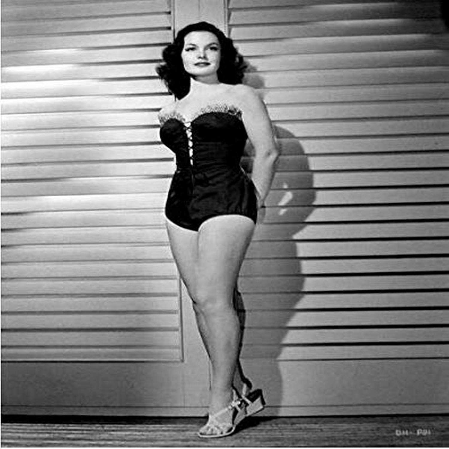 Amazon.com: Posterazzi DAP17170 Dorothy Hart - Posed infront of