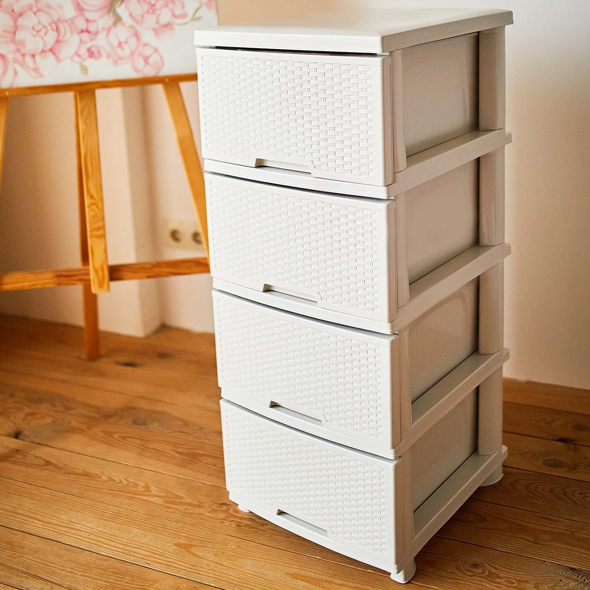 KMND Kommode schmal hoch mit 4 Schubladen | Kunststoff Kommode Rattan Optik | Schubladenkommode Aufbewahrung für Bad Küche Wohnzimmer Schlafzimmer | platzsparender Schrank Organizer Möbel, Weiß-rosa