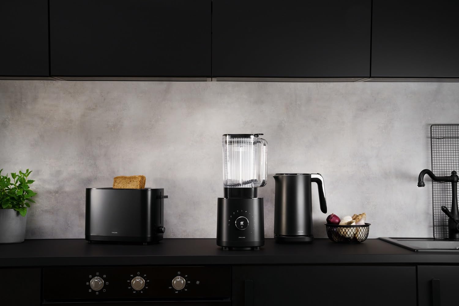 ZWILLING Enfinigy, tostapane con 3 programmi automatici, 7 gradi di doratura e funzione di spegnimento, 2 fessure corte per 2 fette, con inserto per panini, nero