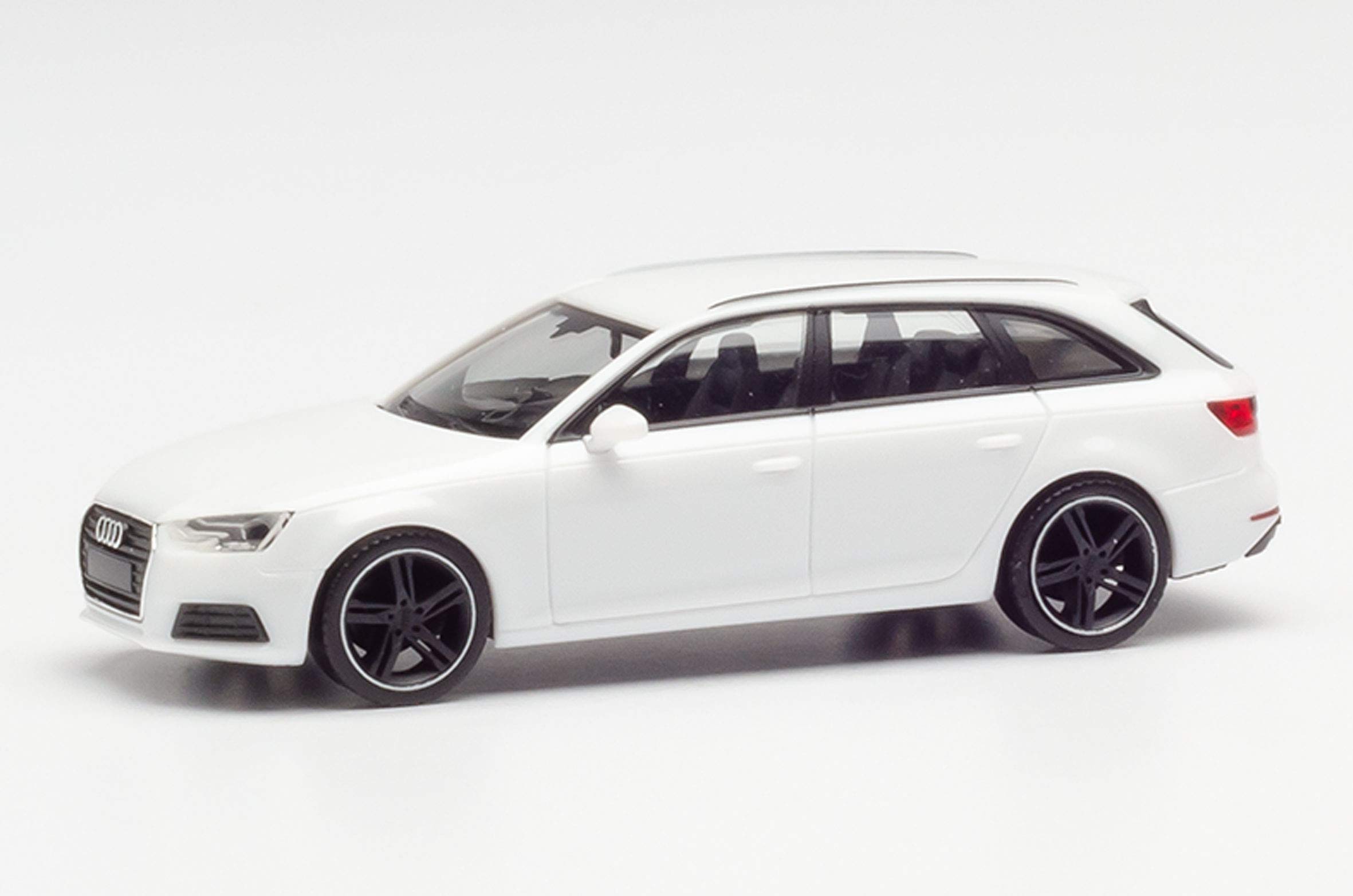 herpa 420884 Audi A4 Avant Black Edition, Color Blanco Alpino en
