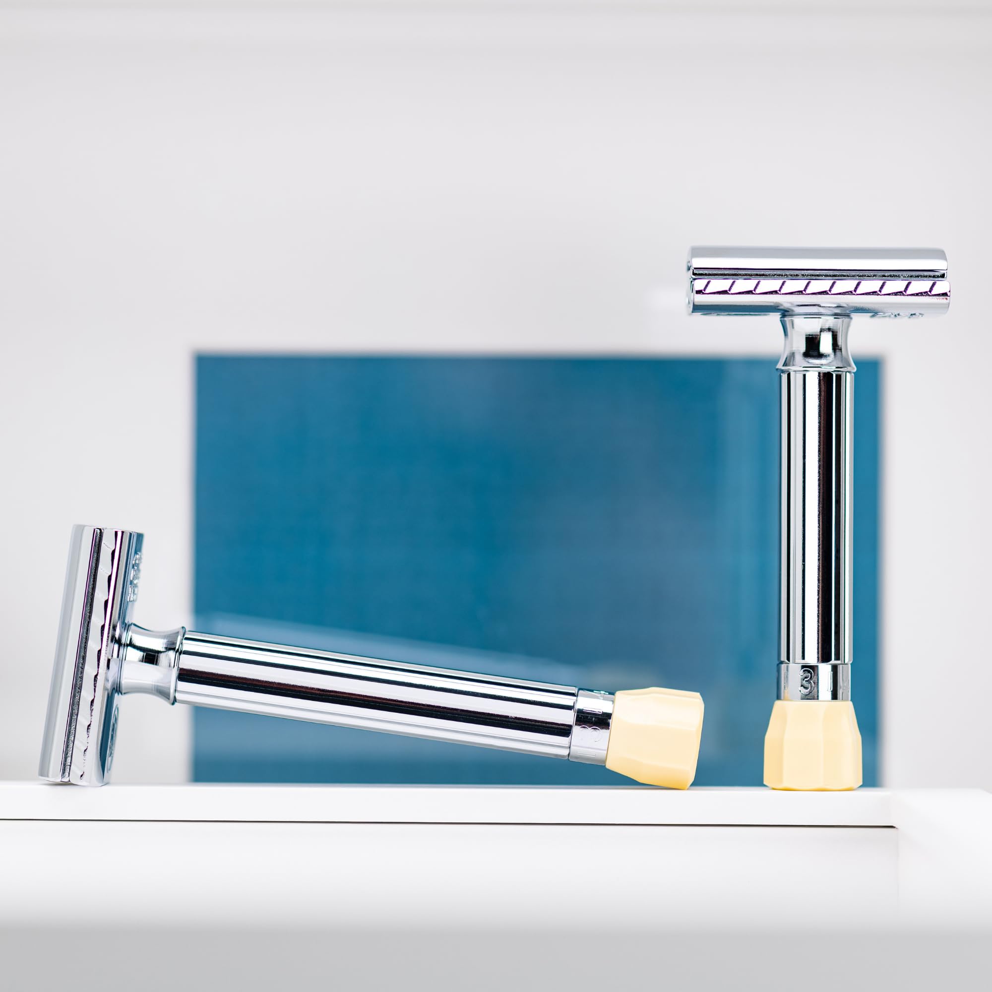 MERKUR Einstellbarer Rasierhobel 510C | Klassiker Glanzchrom | Zweiteiliger Rasierer mit geradem Schnitt | Ideal für Nassrasur | Zinkdruckguss | Messing Griffstück | Made in Germany