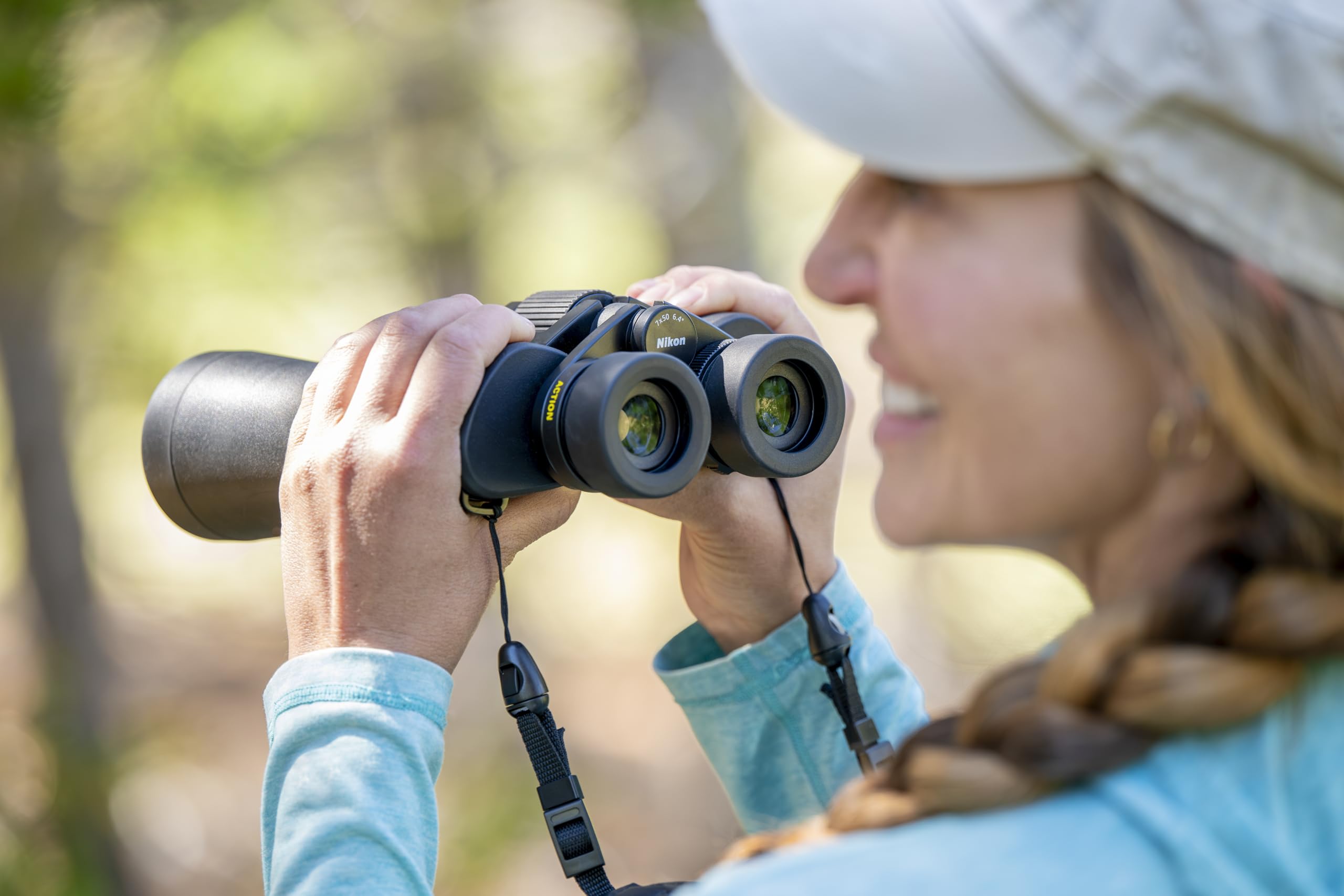Nikon Action 10-22x50 Fernglas (leicht zu Tagen und zu bedienen, Gute räumliche Sicht, für Wanderungen, Reisen und Naturbeobachtung, für Brillenträger geeignet)