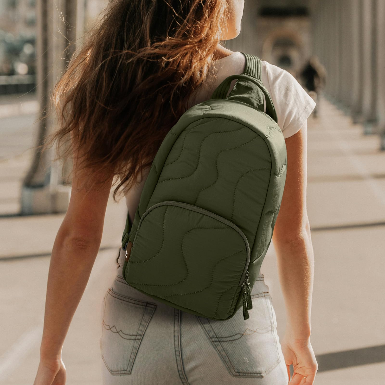 tomtoc Puffy Sling Plecak dla kobiet, modny, wysokiej jakości torba crossbody na iPada A16 27.9 cm, iPad Air M3/M2, iPad Pro M4/M2/M1, Nintendo Switch 2, lekka torba na klatkę piersiową, plecak na