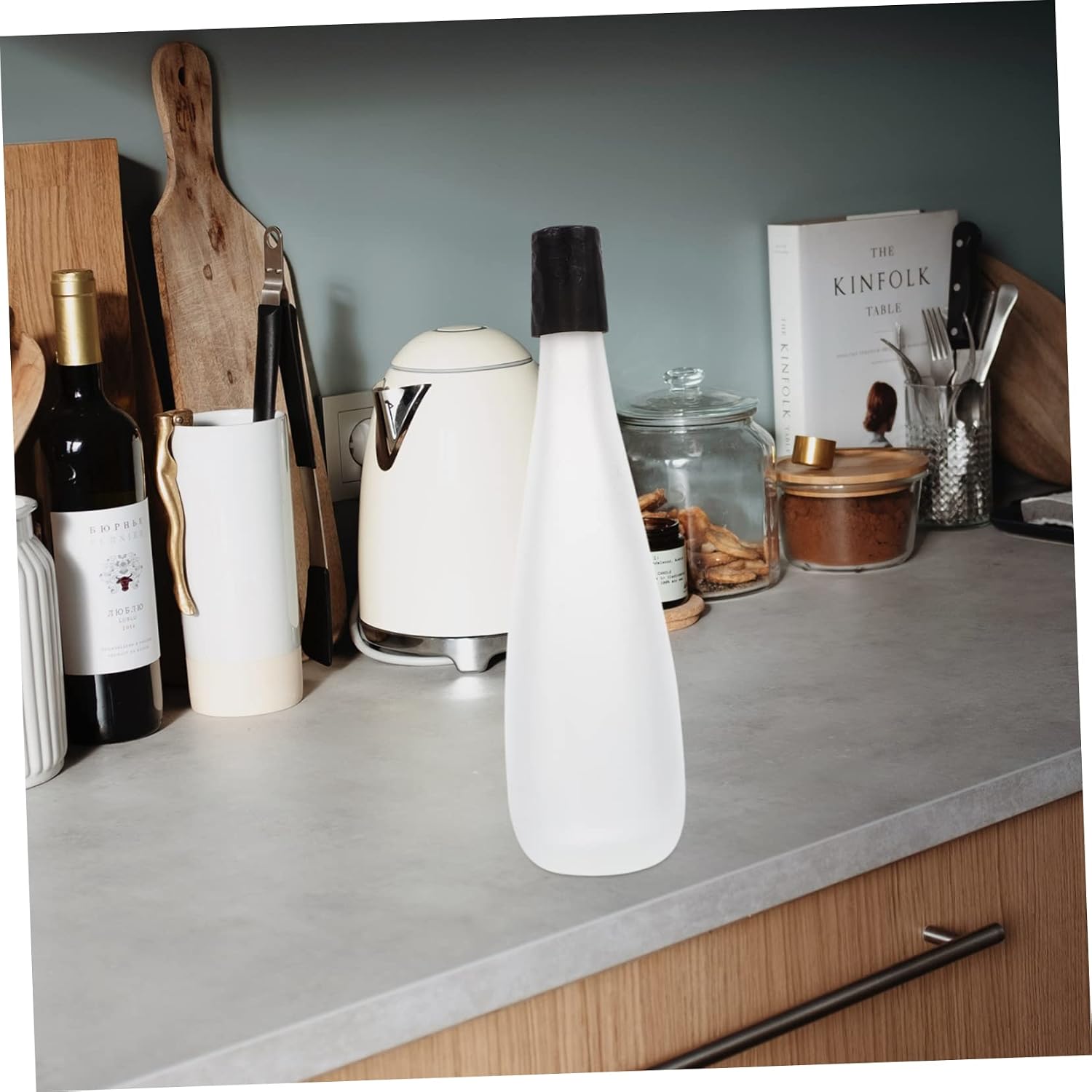 500ML Frosted Empty Wine Bottle Sealed Liquor Bottle for Fruit Wine Storage Glass Beverage Dispenser Airtight Lid for Home Bar or Parties