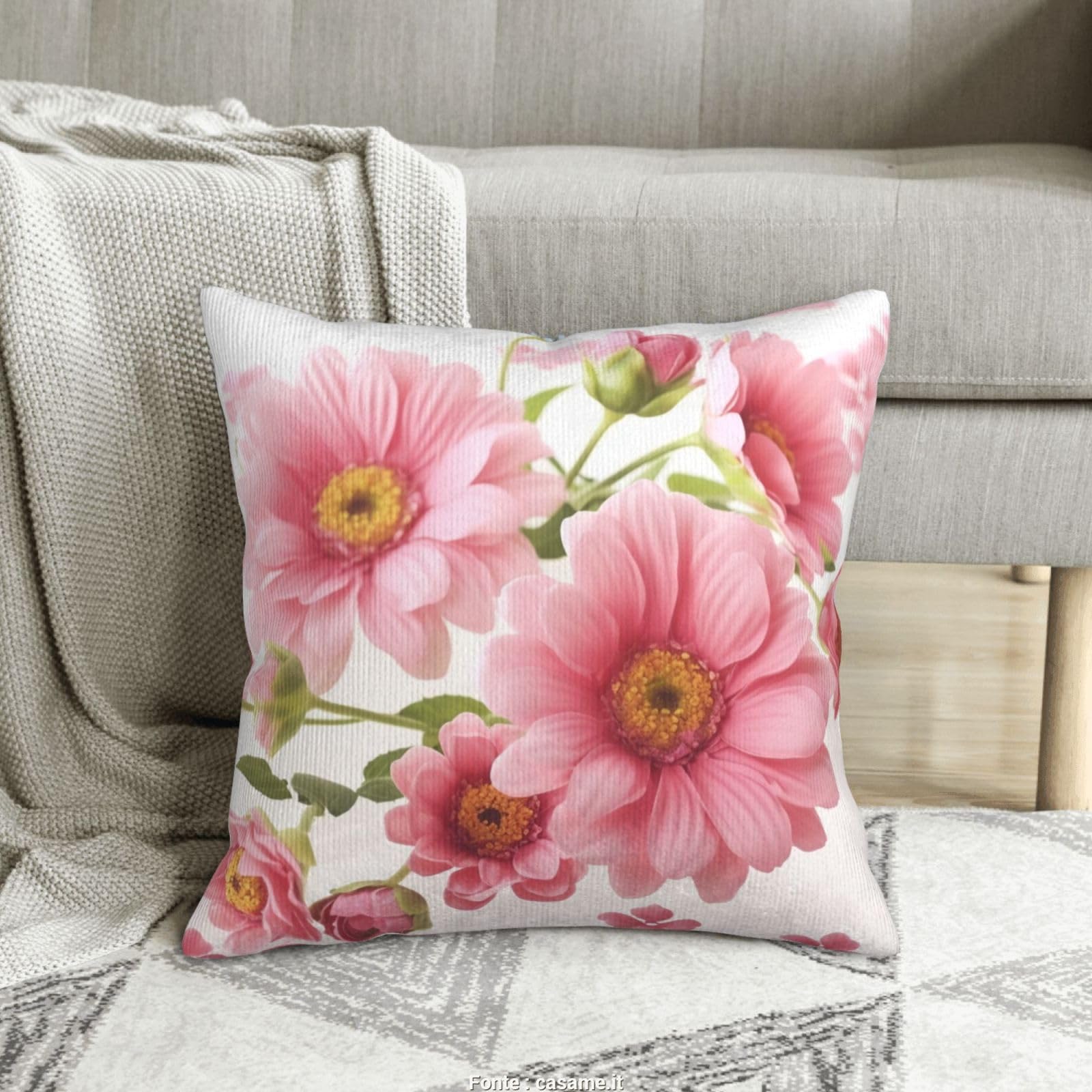 Housses de coussin fleurs roses en velours pour un canapé cosy et chaleureux