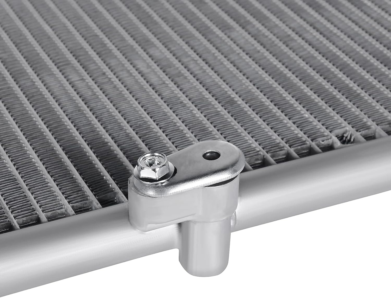 A/C AC Condenser Compatible with 2001-2007 for Toyota for Highlander Base 2.4L 2004-2007 for Toyota for Highlander Limited 3.3L 2006-2007 for Toyota for Highlander Sport 3.3L Replaces 3053