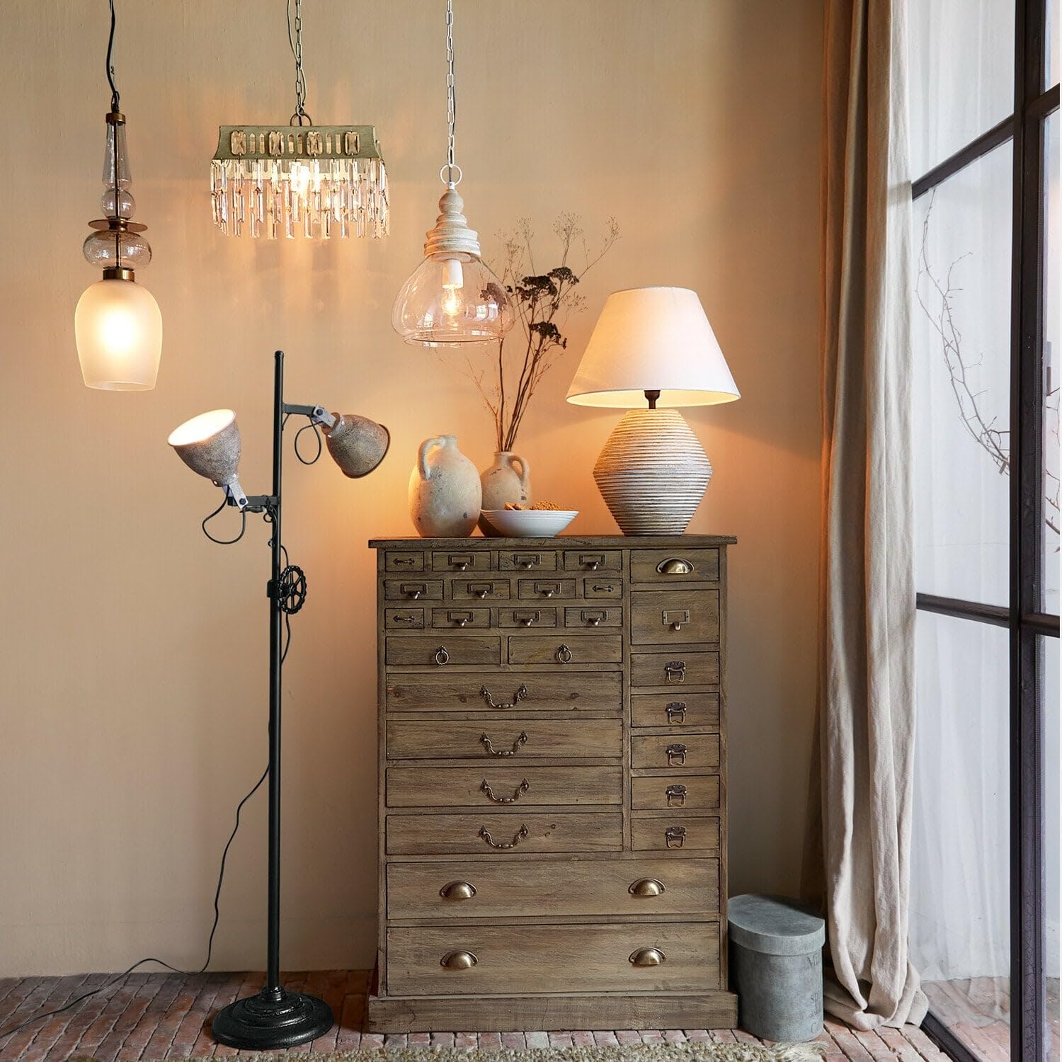 Loberon Tischlampe Landelin - weiÃŸ/braun | Handgedrechselt - Natüricher Look - Fuß mit White-Washed-Finish - Tischleuchte - Mangoholz