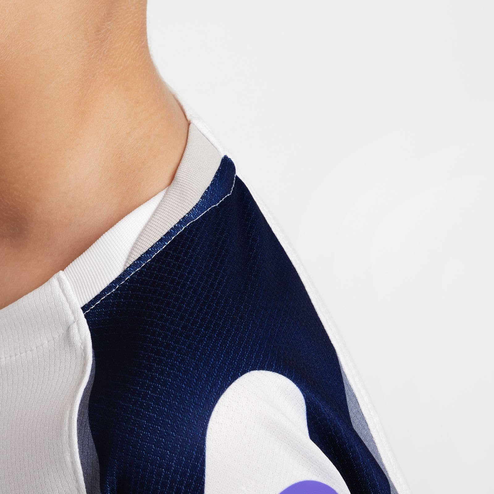 NIKE Tottenham Hotspur 2025/26 Stadium Home Dreiteiliges Nike Replika-fußballtrikot-set Für Jüngere Kinder Set di maglia da calcio Unisex - Bambini e ragazzi