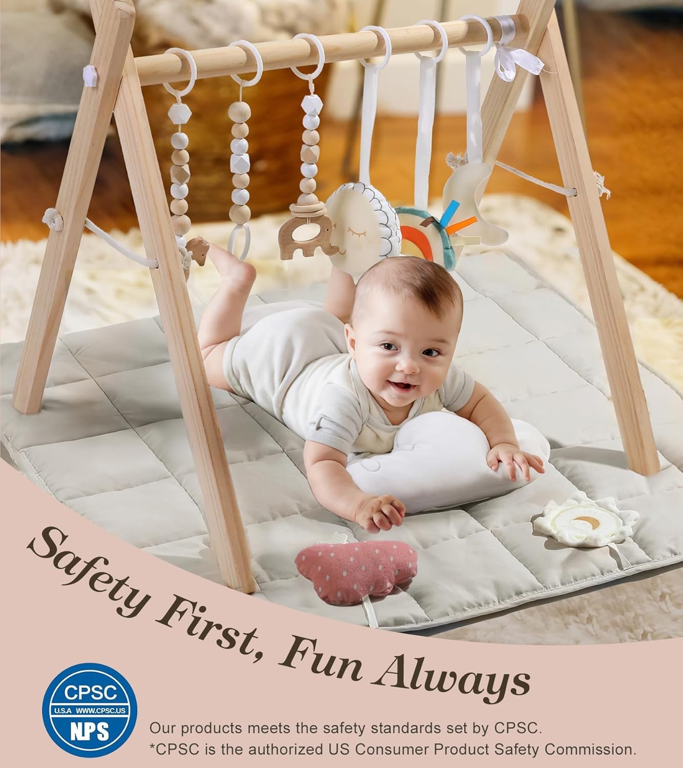 Gimnasio de juegos de madera con tapete beige, gimnasio plegable para juegos de bebé, tapete de actividad infantil con 6 juguetes colgantes, centro de actividades de marco de madera de pino natural