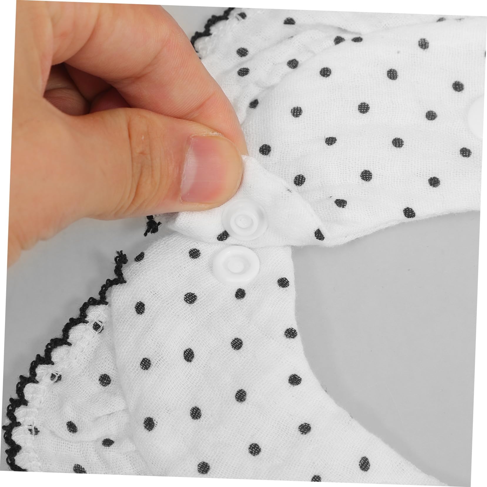 Bavoir Coton Mousseline Doux avec Bouton-pression Protection Anti-bavouille pour Repas et Régurgitations Absorbant et Confortable Motifs Imprimés et Finition Brodée Adaptée pour