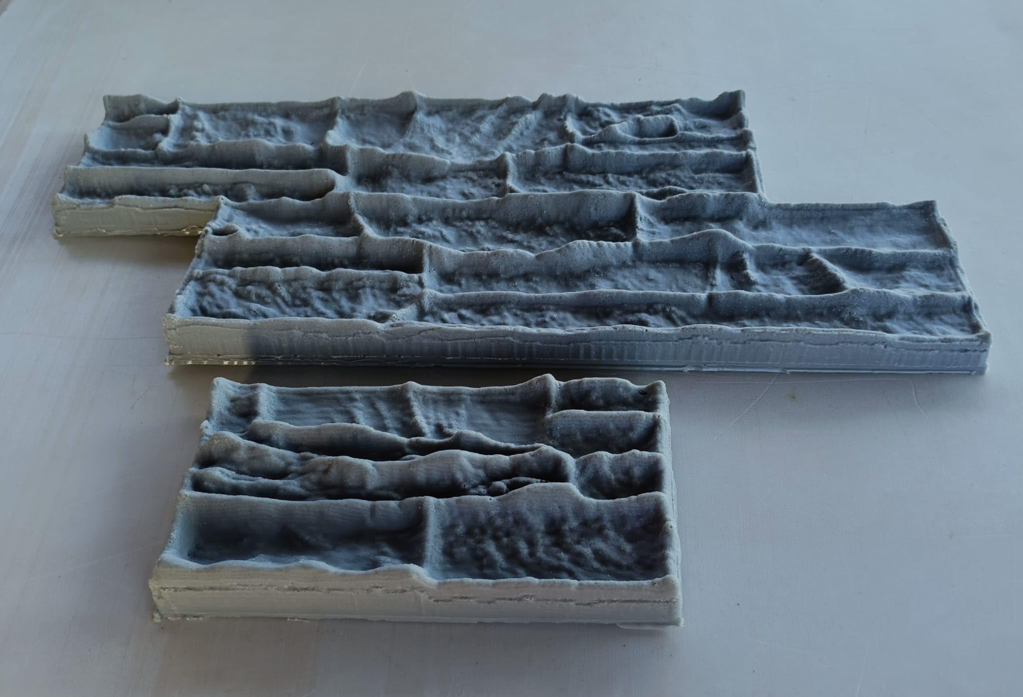 TK Moldes para hormigon impreso, mortero impreso y cemento impreso semirígido y reutilizable. Cemento vertical, hormigon vertical, mortero vertical. 40cm x 20cm. (PIEDRA EN Z)