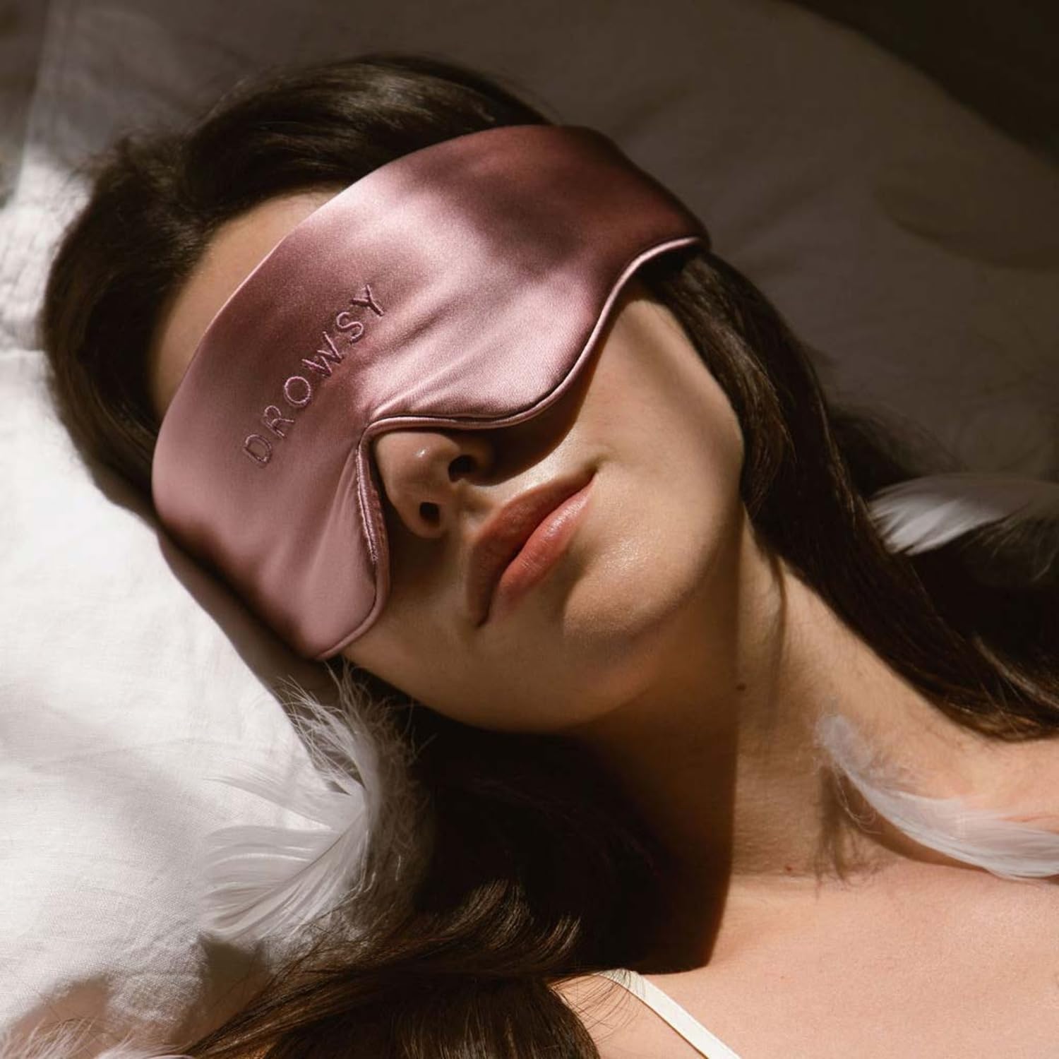Drowsy Antifaz para dormir de peso pluma, capullo de seda ligero que bloquea la luz para un sueño de lujo con un toque fresco (Damask Rose)