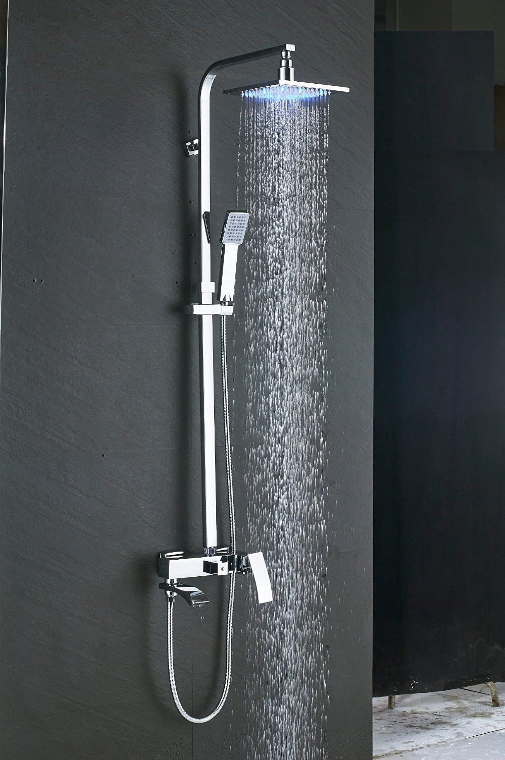 Robinet de bain-douche LED chromé pour créer une ambiance spa relaxante à la maison au quotidien