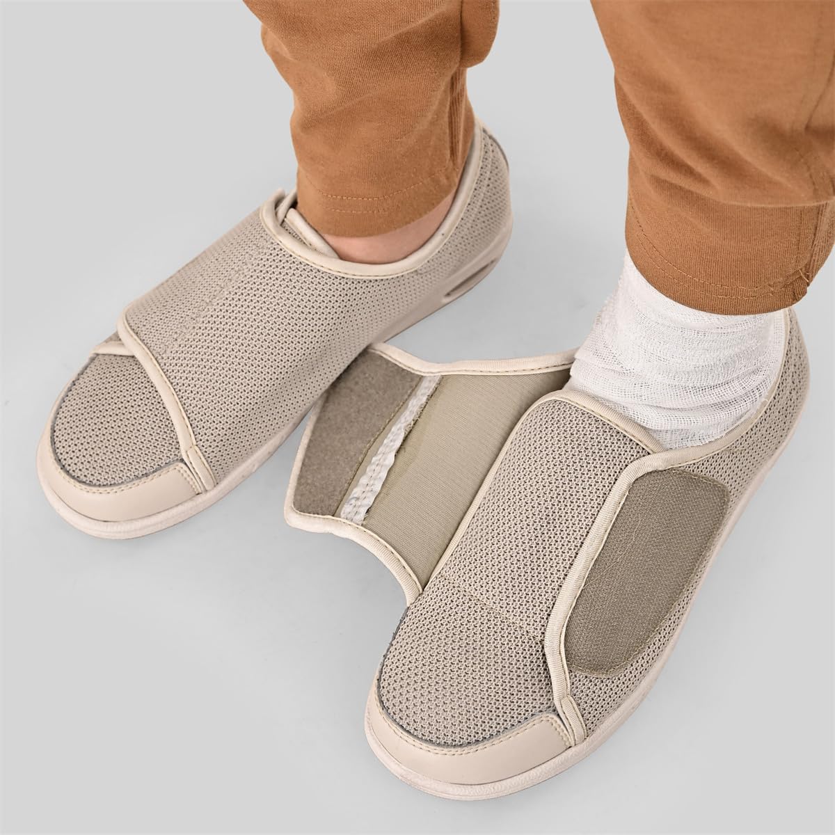 Women's Wide Shoes with Adjustable Lightweight for Diabetic Edema Plantar Fasciitis Bunions Arthritis Swollen Feet Air Cushion Bottom Fattening and Widening Elderly Shoes - Image 2