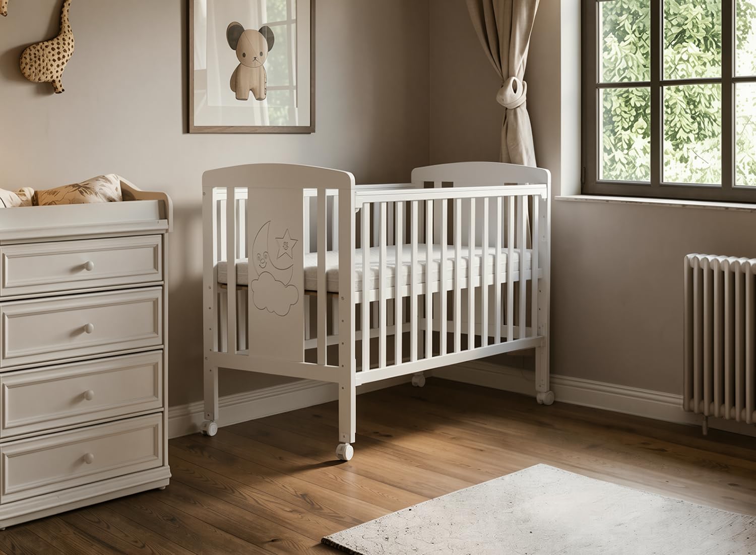 Lit en bois 3-en-1 pour bébé, berceau, lit convertible avec barrière de dentition, 5 positions réglables de base, matelas de 6 cm inclus, adapté de la naissance aux 4 ans, conforme à la norme EN716