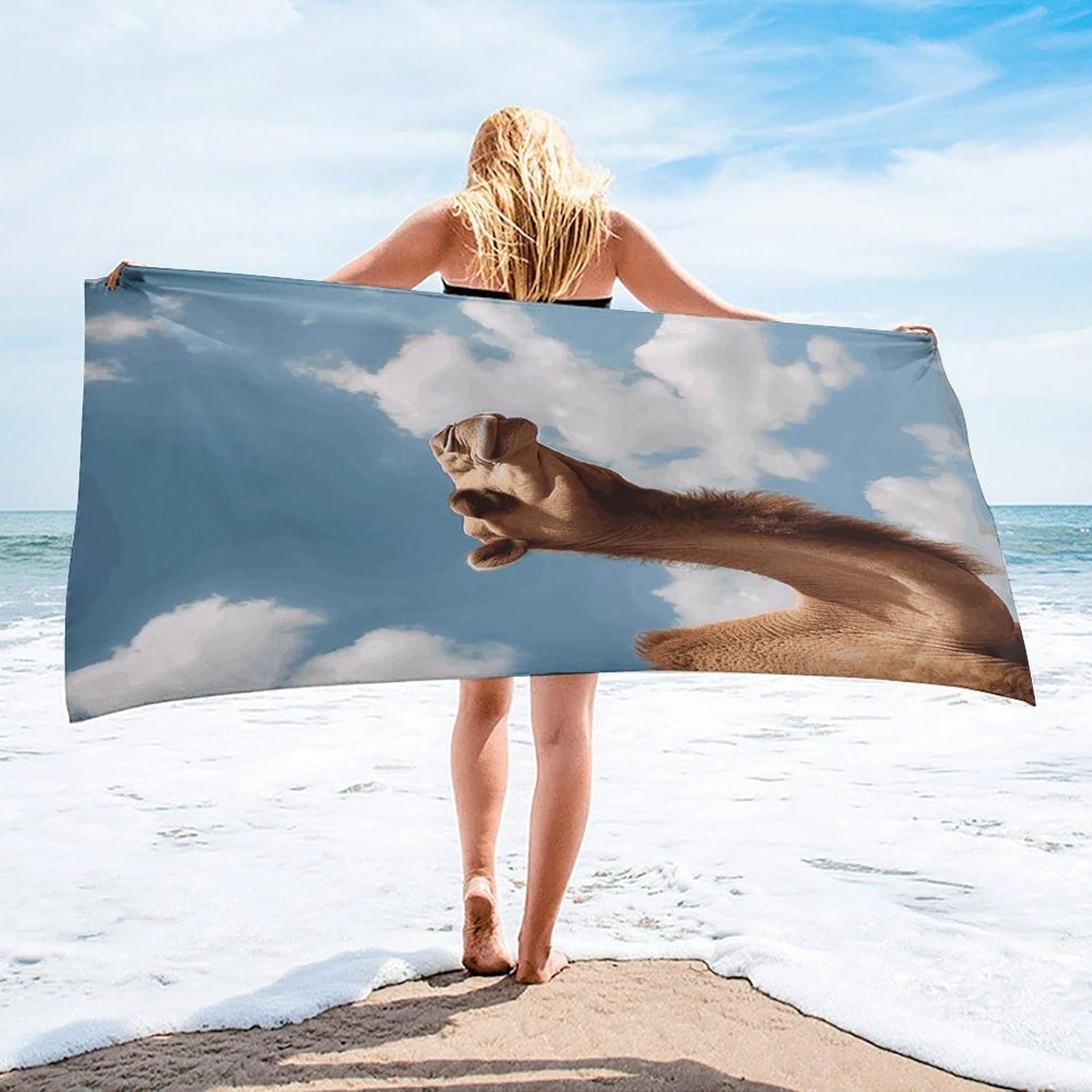 Camel Looking Up at The Sky Towel Vacation Accessories Essentials Soft Lighterweight，Bath Towel for Adults Women Men，Bath Towels Gift for All Occasions, Machine Washable.