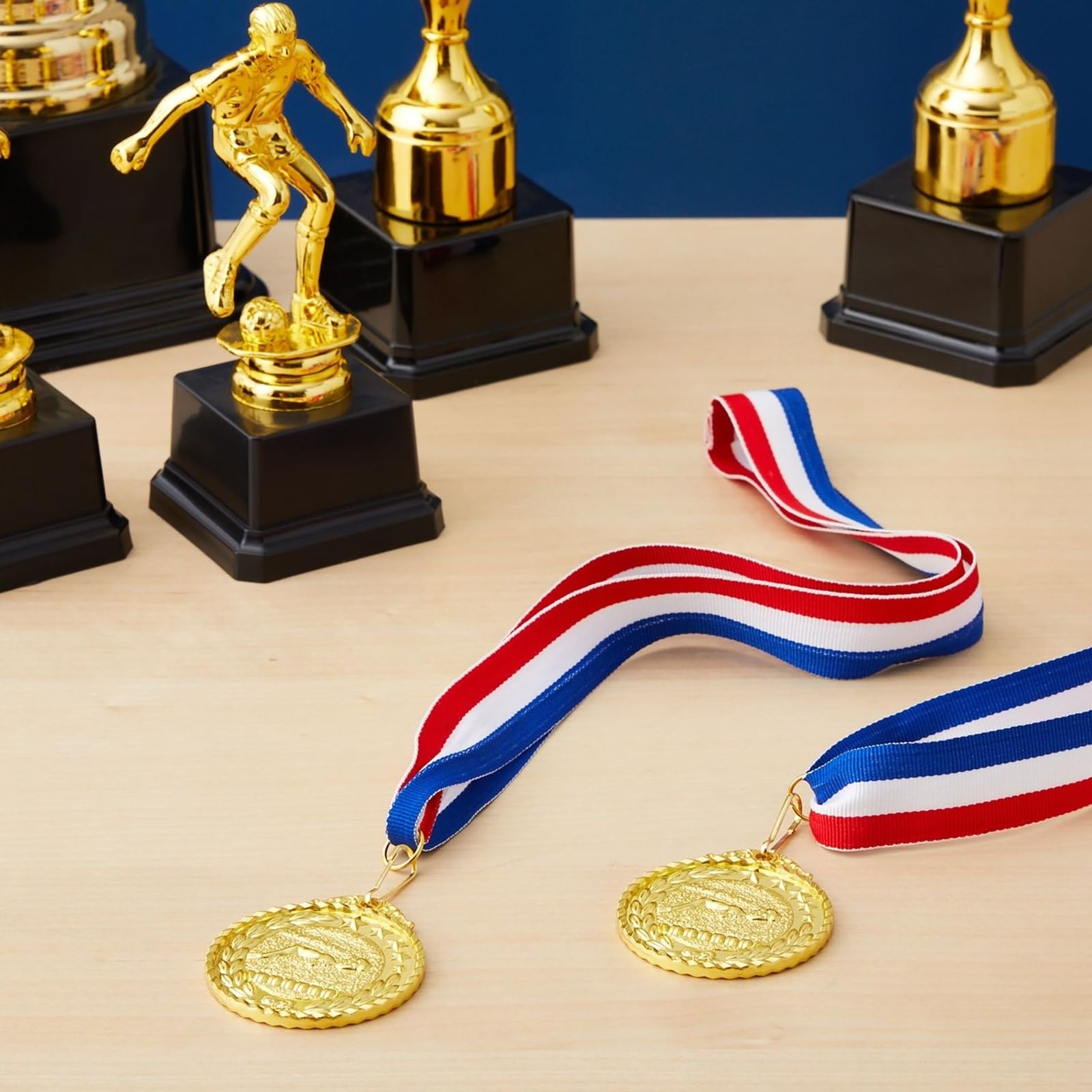 Juvale Medaglie d'oro per tutte le età, premi di partecipazione