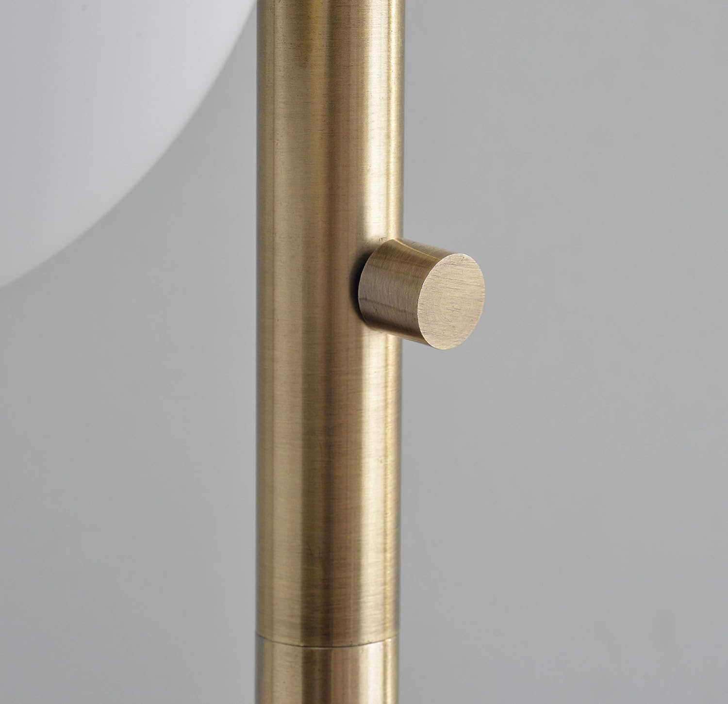 Fеаturеd Prоduсt Kenroy Home 35222AB Vince Floor Lamps, Medium, Antique Brass