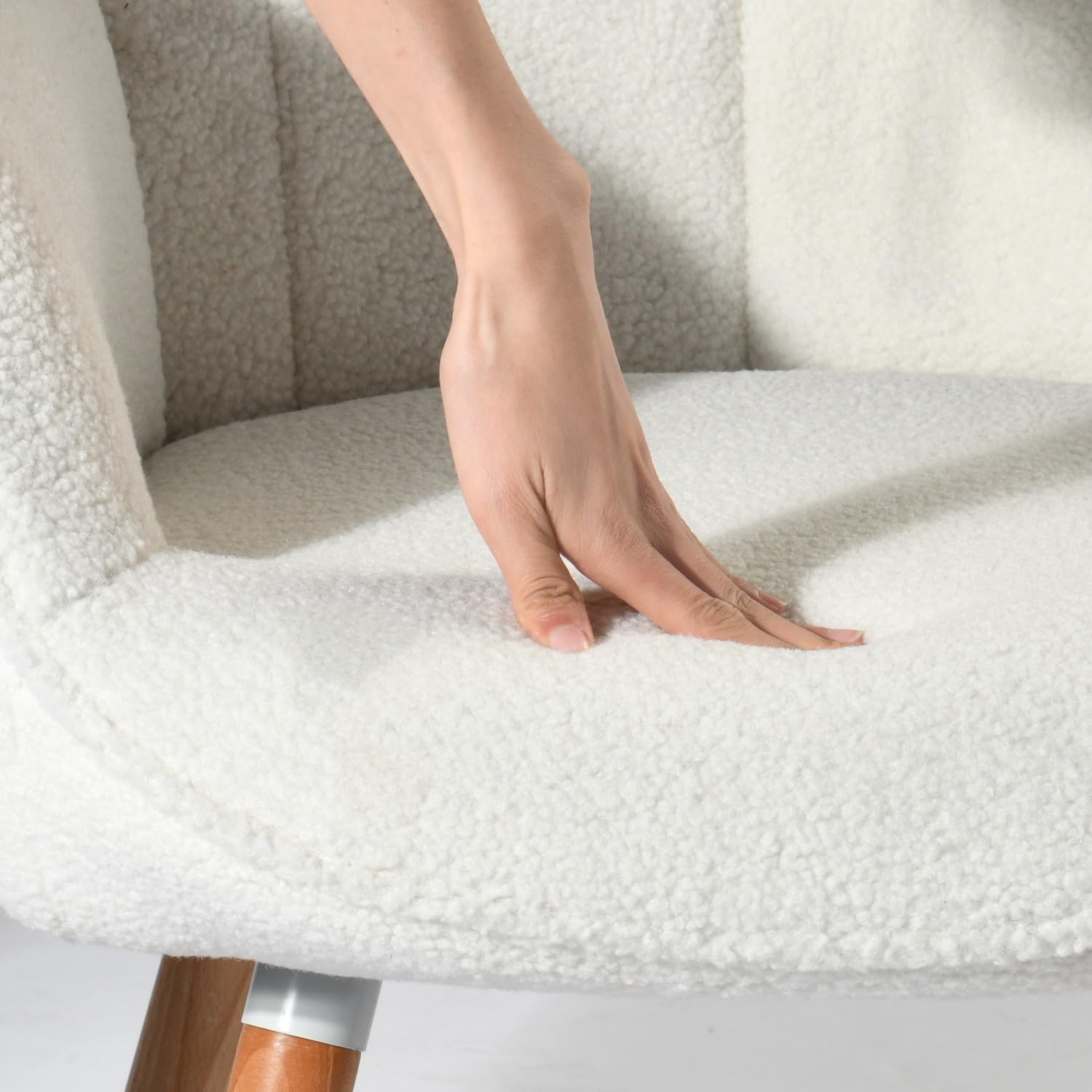 MEUBLE COSY Sedia da Ufficio Scandinava con Braccioli, Poltrona da Scrivania Ergonomica Imbottita in Tessuto Bouclé, Sedia da Lavoro Comoda per Studio, Home Office, Beige