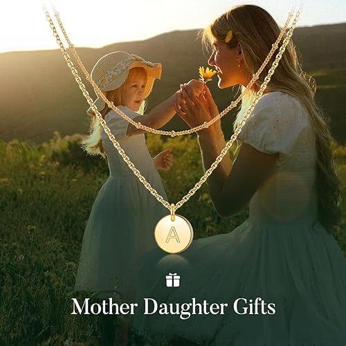 Miniatura 4 de IEFWELL Collares con iniciales para mujeres y niñas, plata chapada en oro de 14 quilates, collar de monedas martilladas grabadas de doble cara,