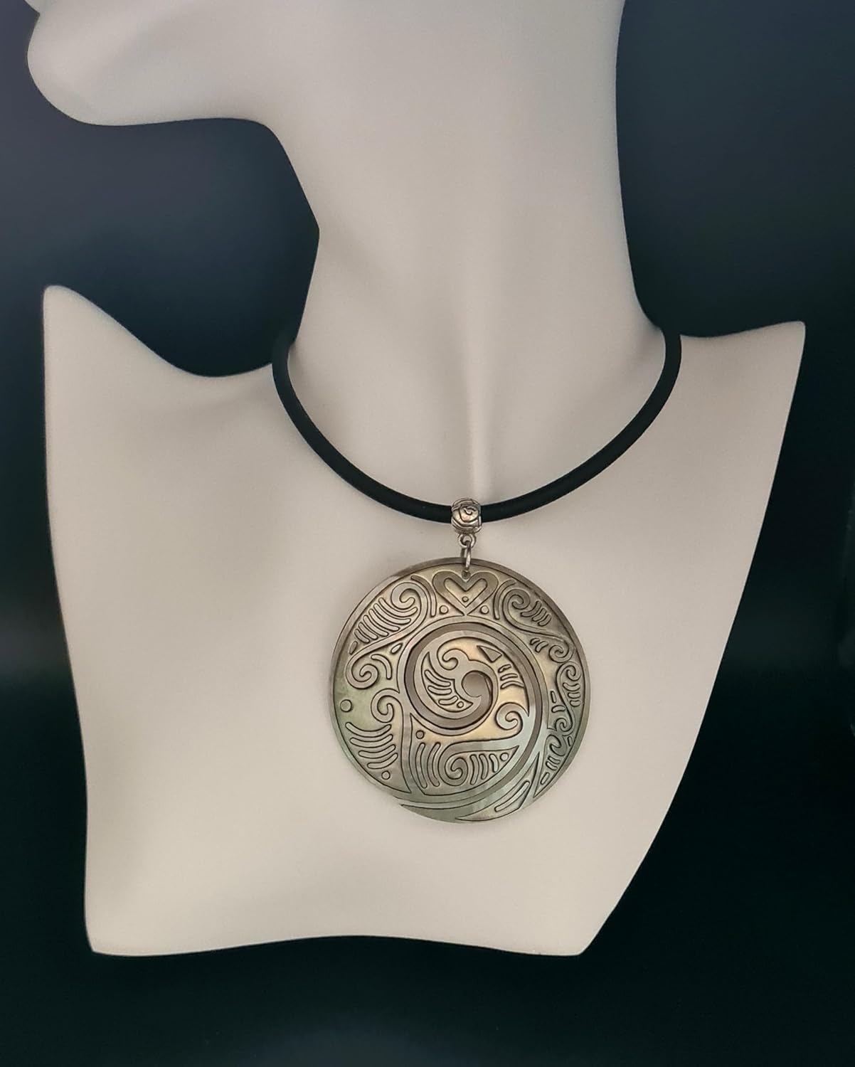 Hand Carved Ethnic Design Māori Koru Peace Pendant Mother of Pearl Necklaces for Women, Handmade Adjustable Cord Seashell Necklace Jewelry (EA308) - Image 8