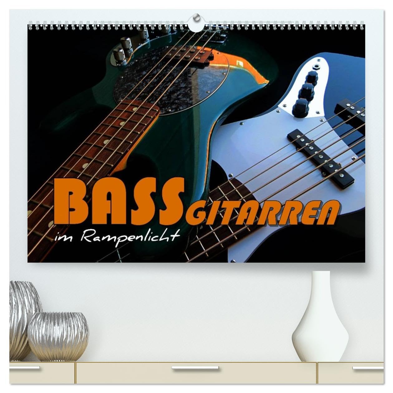 Bassgitarren im Rampenlicht (hochwertiger Premium Wandkalender 2026 DIN A2 quer), Kunstdruck in Hochglanz: Auf jedem Kalenderblatt präsentiert sich ein anderer beliebter E-Bass