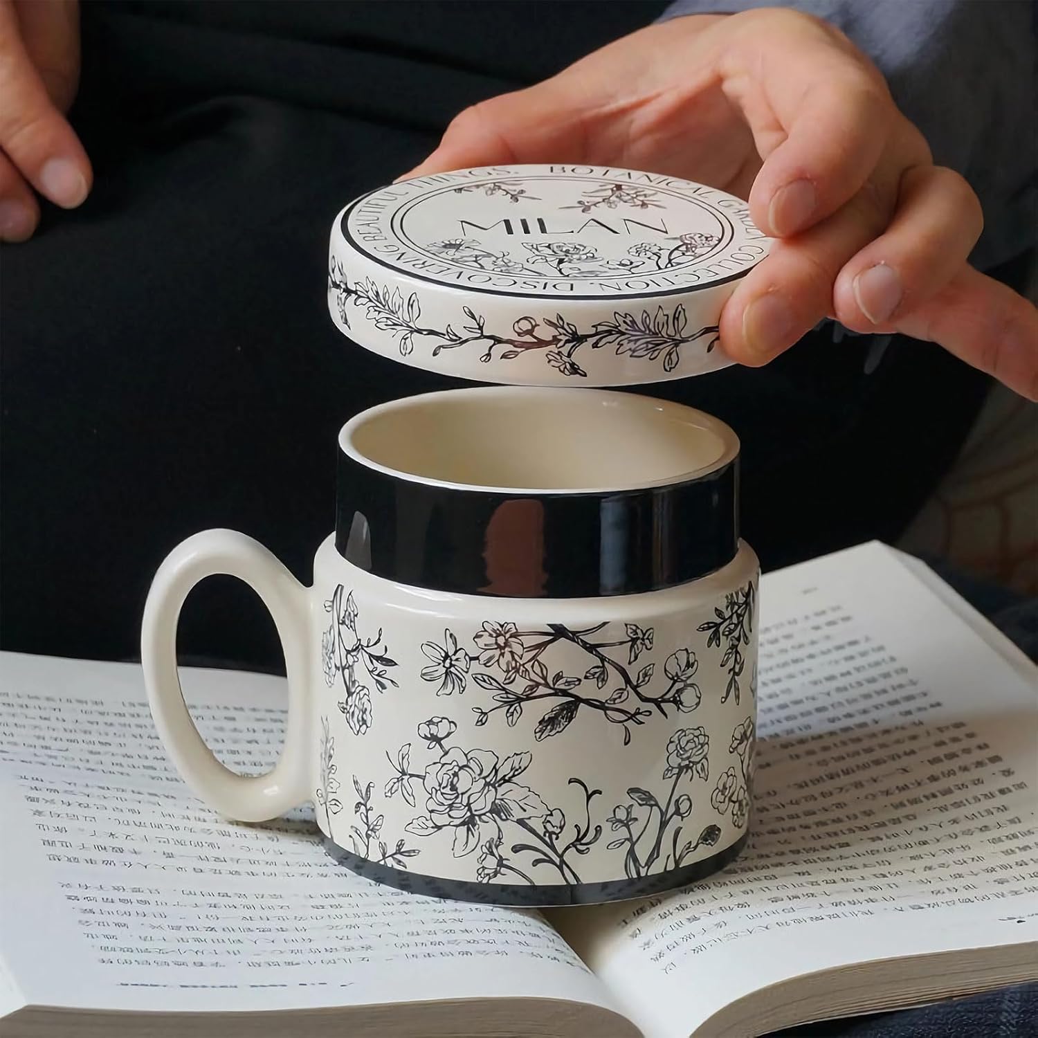 12.9oz Ceramic Coffee Mug with Lid,Flower Patterned Porcelain Mug,Ceramic Tea Cup Coffee Latte Mug for Office and Home,Black,1 Piece - Image 5