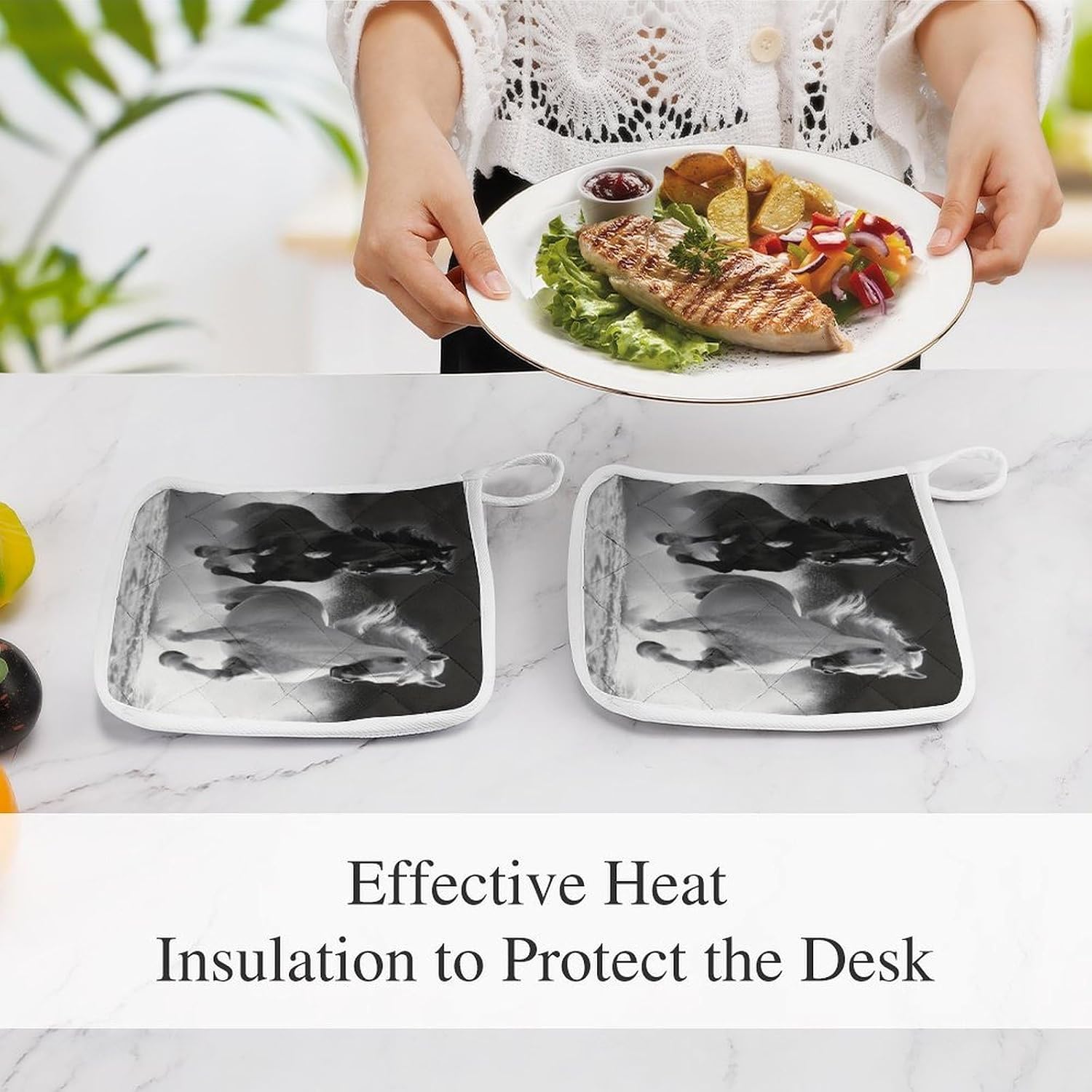 Black And White Horses Running Polyester Heat Resistant Pot Pad Non Slip Anti Scald Hot Dish Mat Reusable Table Protector for Kitchen Hot Pot Mat Wear Resistant Heat Proof Table Pad for Countertop Din