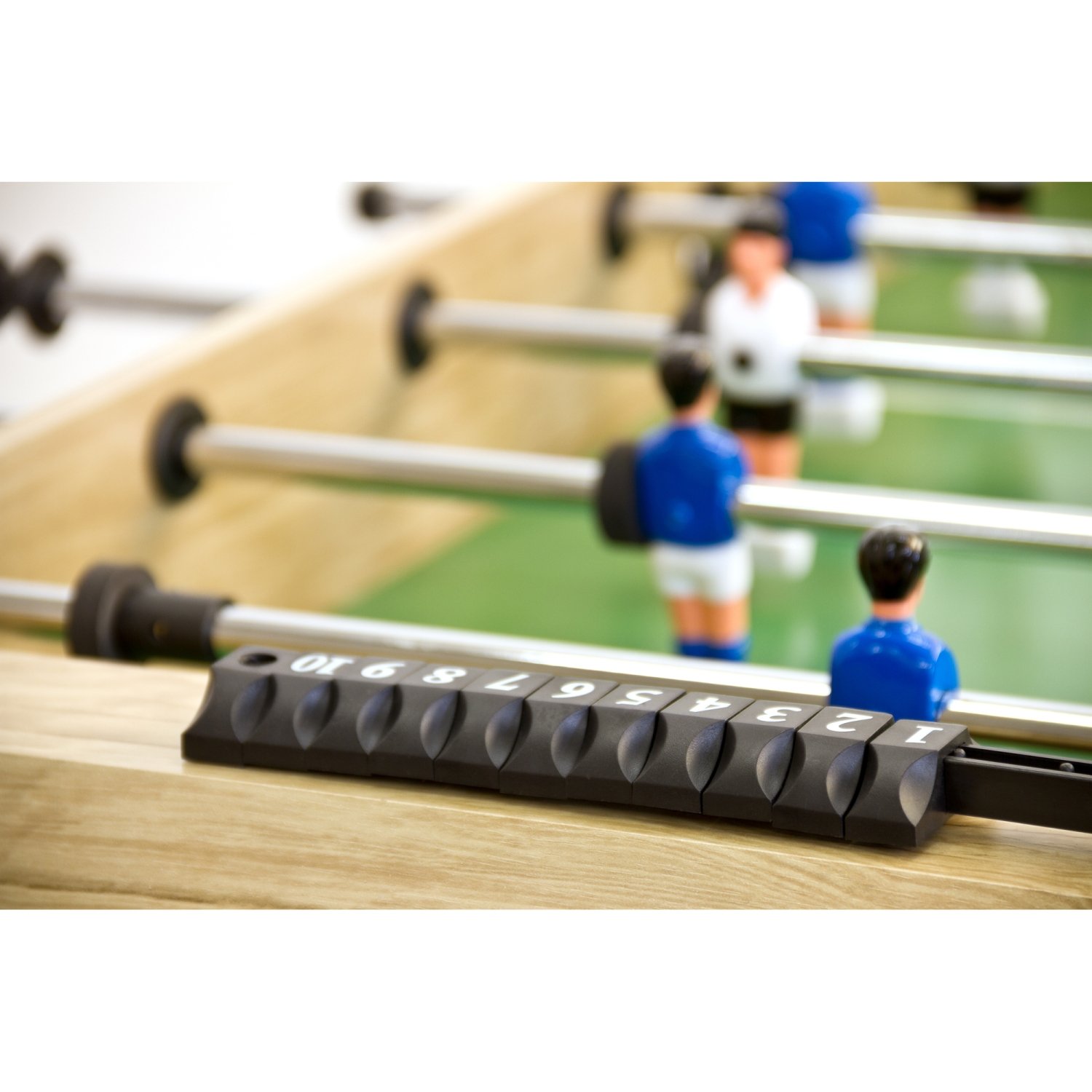 GAMES PLANET Tischfussball „Belfast“, klappbar, Farbvarianten: Schwarz/weiß/Holzdekor hell oder Dunkelbraun/Soccer, nahtlos hochgezogene Spielfeldecken, inkl. 2 Bälle, Kicker Kickertisch Tischkicker