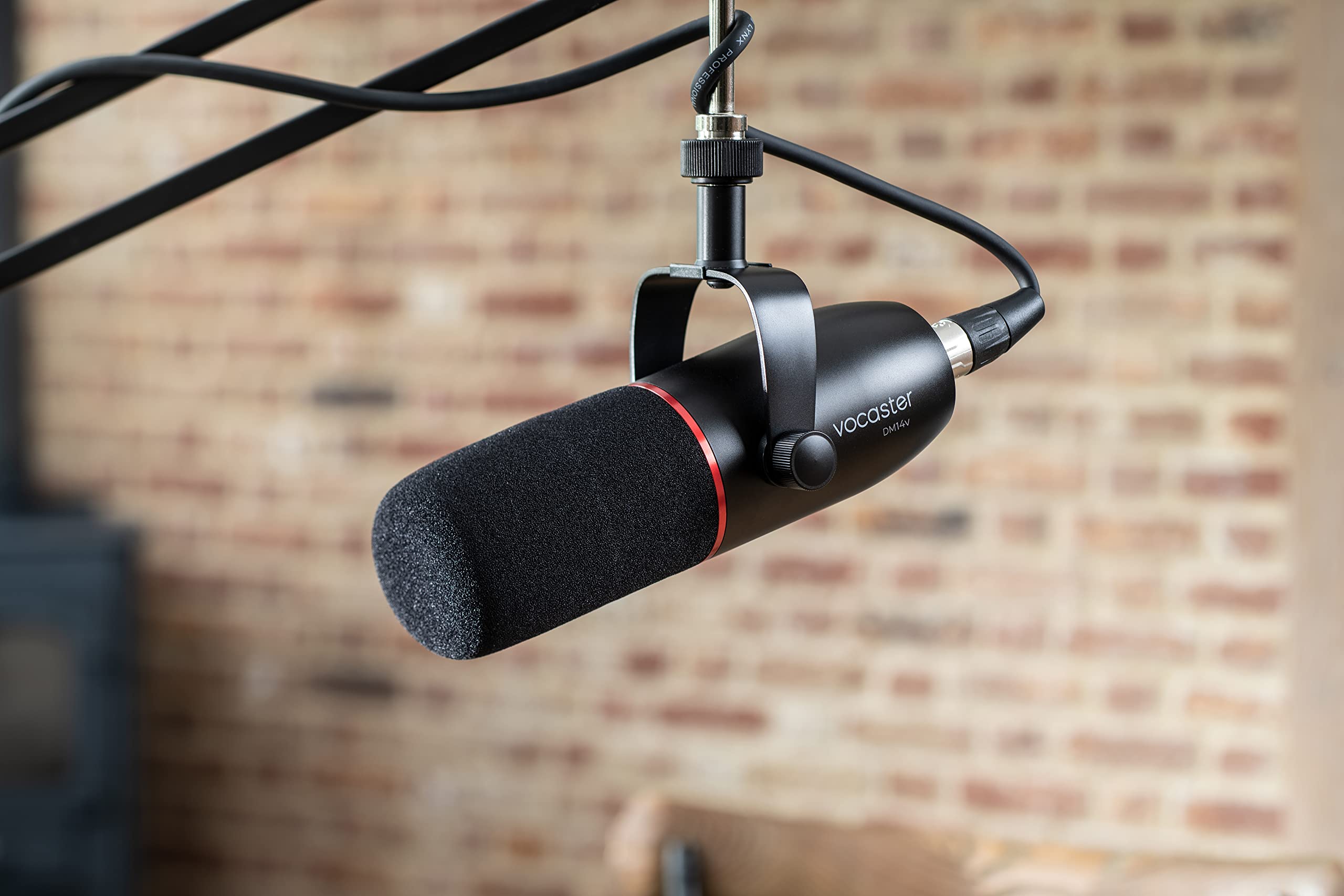 DM14 V Mikrofon, dynamisches Mikrofon für Podcaster, integrierter Windschutz und Stoßhalterung, XLR-Kabel im Lieferumfang enthalten