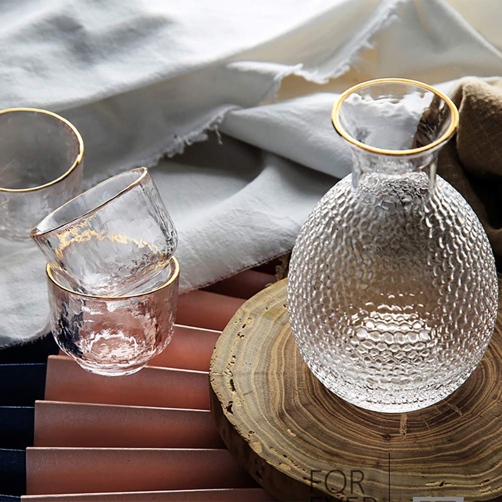 QWEASDF Set Sake, Artigianato Tradizionale in Vetro, Confezione Regalo da 5 Pezzi (Inclusa 1 Bottiglia, 4 Tazze), Motivo A Martello/Impronta Digitale Yin, Tazza con Cornice Dorata,2