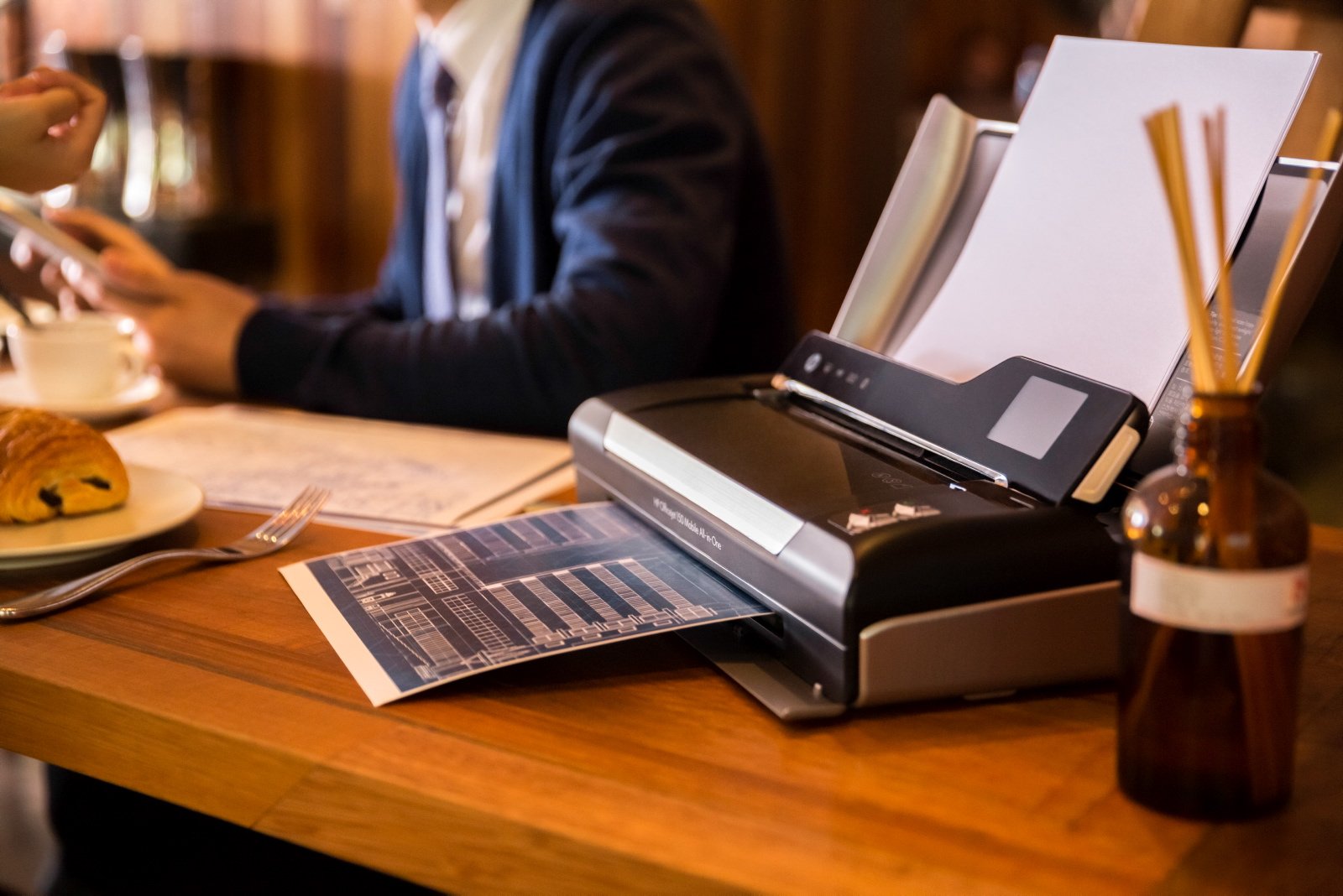 【中古】HP モバイル プリンター インクジェット 複合機 Officejet 150 Mobile AiOCN550A#ABJ ( ワイヤレス ) ヒューレット・パッカード hpモバイル複合機でワイヤレス印刷・コピー・スキャン