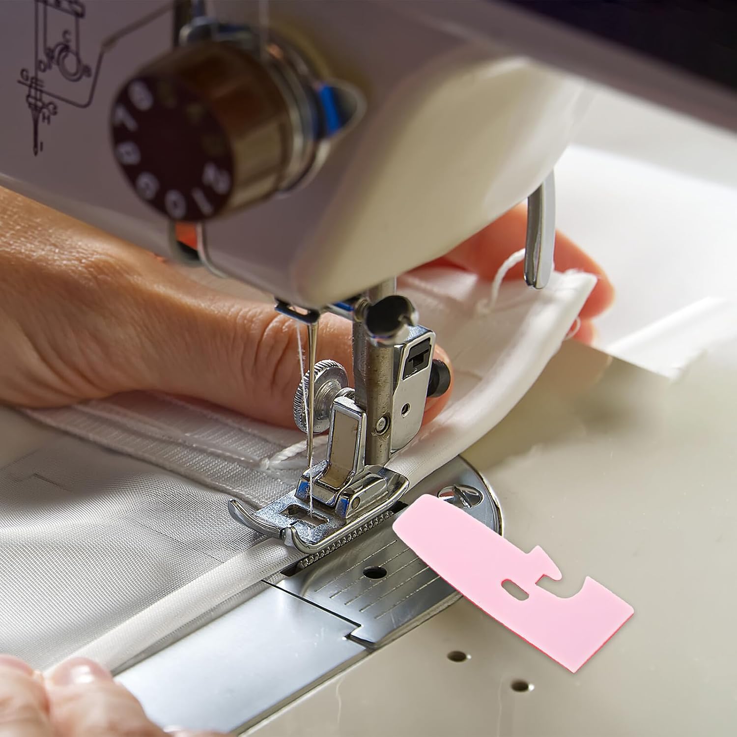 Gadpiparty 10pcs Overlock Machine Presser Foot Pad Set, Sturdy Plastic Edge Locking Plates for Serger Sewing Machines, Compatible Industrial and Home Use, Wear-Resistant Bottom Design