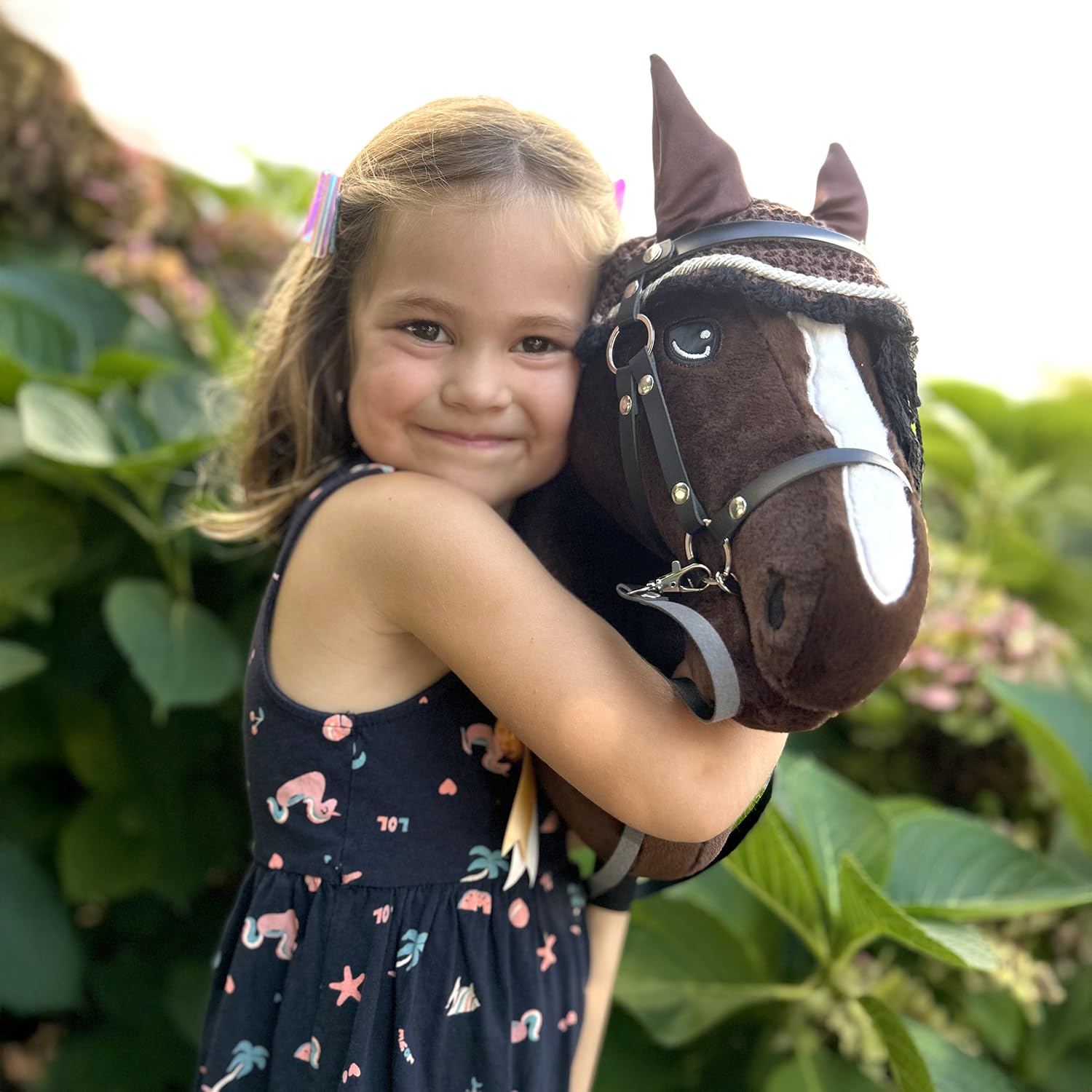 Hobby Horse A3 Braun mit schwarzer Mähne. Steckenpferd Komplettes Zubehör-Set: Halfter, Gebiss, Zügel, Halfter, Longe und braune Haube. Pferdekopf-Steckenpferd für Hobby Horsing Kinder und Jugendliche