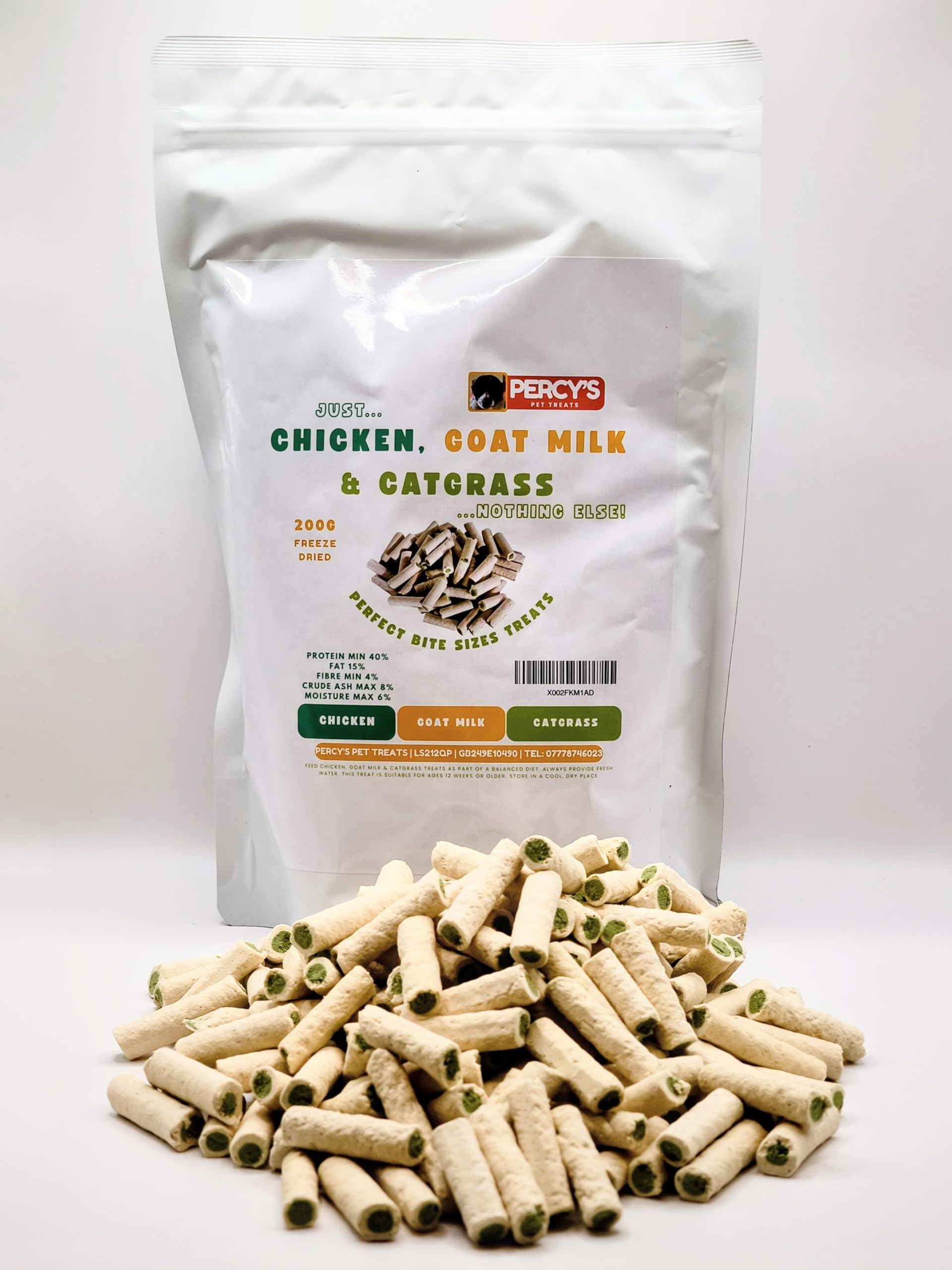 200g Cat Grass, Goat Milk & Chicken - Freeze Dried - Allergen Free & Hypoallergenic Treat for Cats and Dogs - Locked in freshness, High in Protein Nibbles, Pet Treats, Food Topper โ image 1