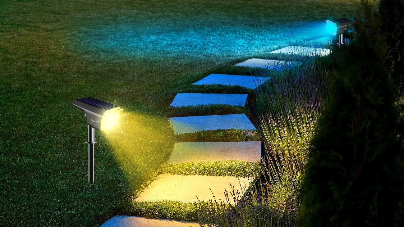 Luminea Home Control Erdspieß Strahler Solar: 6er-Set smarte Solar-Spots, RGB-CCT-LED, 100 lm, 2.200 mAh, 1 W, IP65 (Solarstrahler mit App, LED Solarspot, iPad)