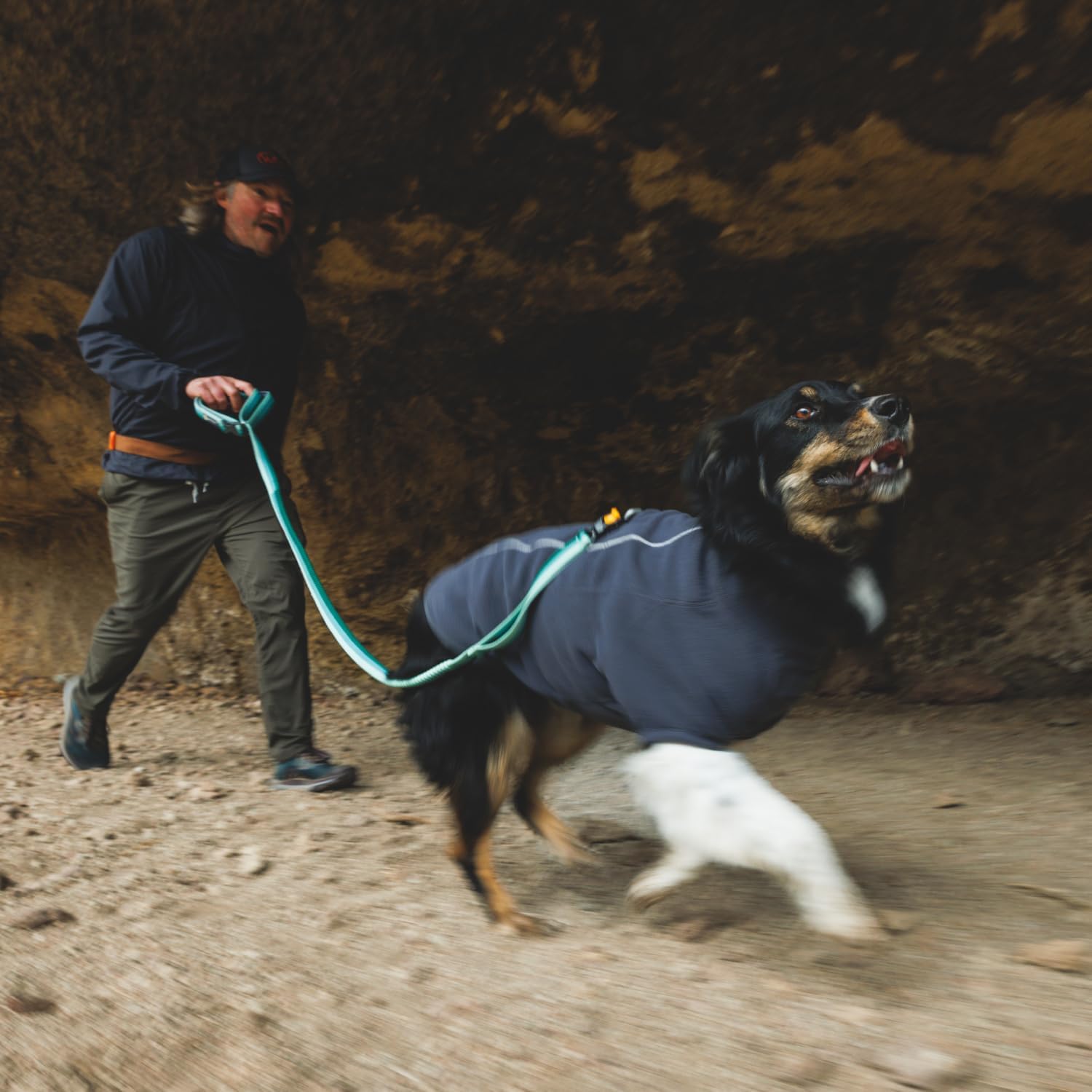 Ruffwear, Roamer Lock Dog Leash, Hands-Free Waist Option, Auto-Locking Talon Clip, Shock-Absorbing Stretch, Padded Handle, Traffic Handle, Trail-Tough for Any Adventure, River Rock Green, 5.5'-7'