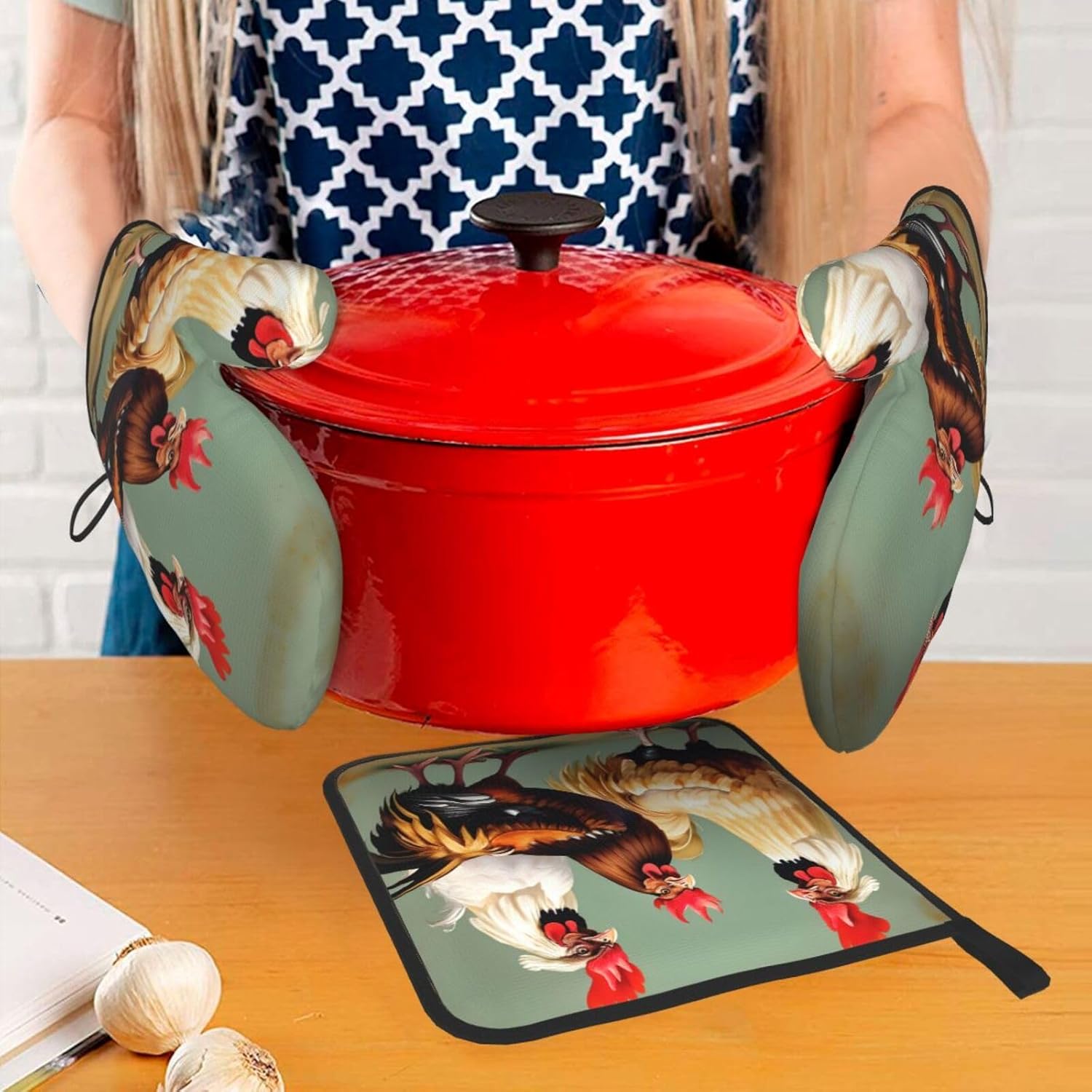 Rooster and Chicken Print Print Heat Resistant Microwave Gloves, Used for Baking, Cooking, and Fashion Kitchen Essentials