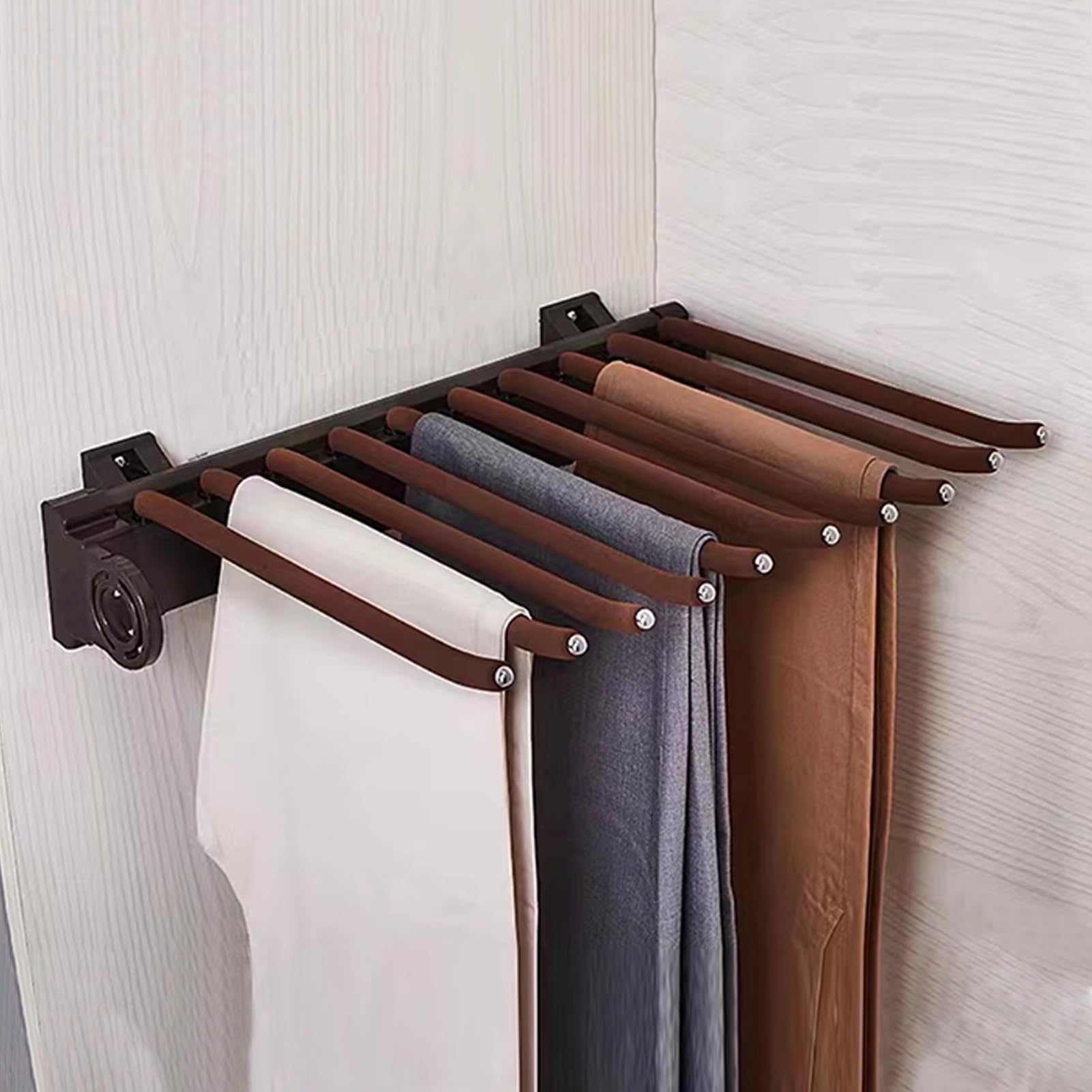 Alliage d'aluminium pour ce rack de pantalon extensible de luxe