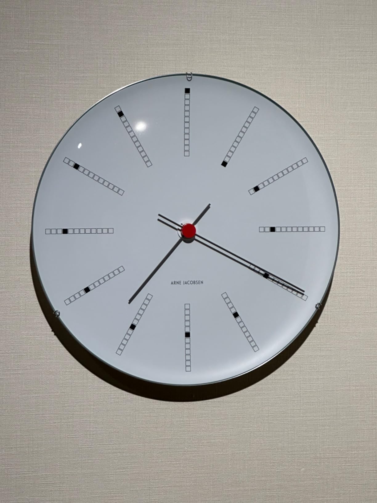 Amazon.co.jp: 【正規輸入品】Arne Jacobsen Bankers Wall Clock 29cm 43640 : ホーム＆キッチン