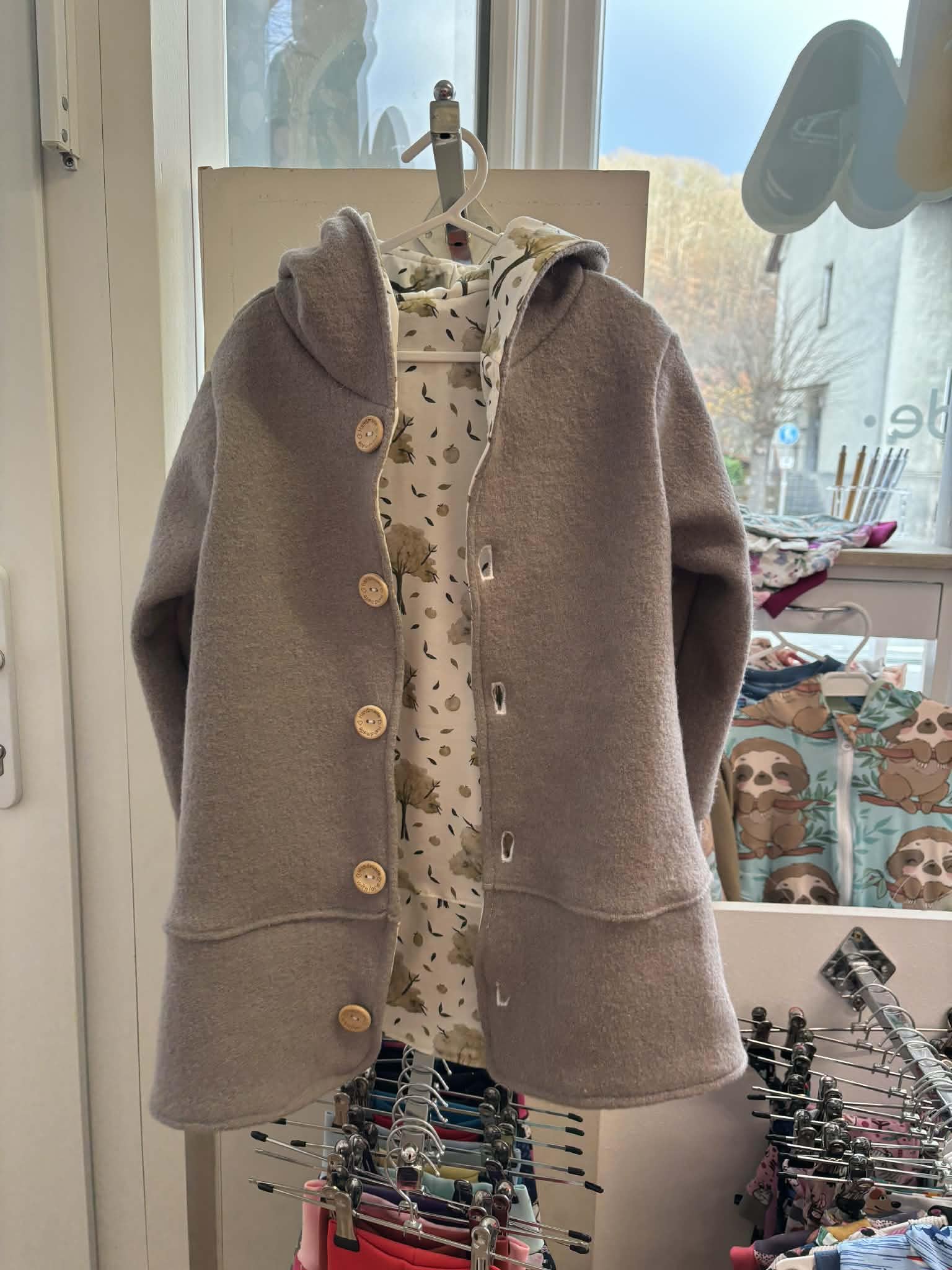 Walk Mantel Taupe Natur Jacke Wollwalk Wollwalkjacke 62 68 74 80 86 92 98 104 110 116 Trachtenjacke mit Knöpfen Mitwachsend Warm Hochwertig
