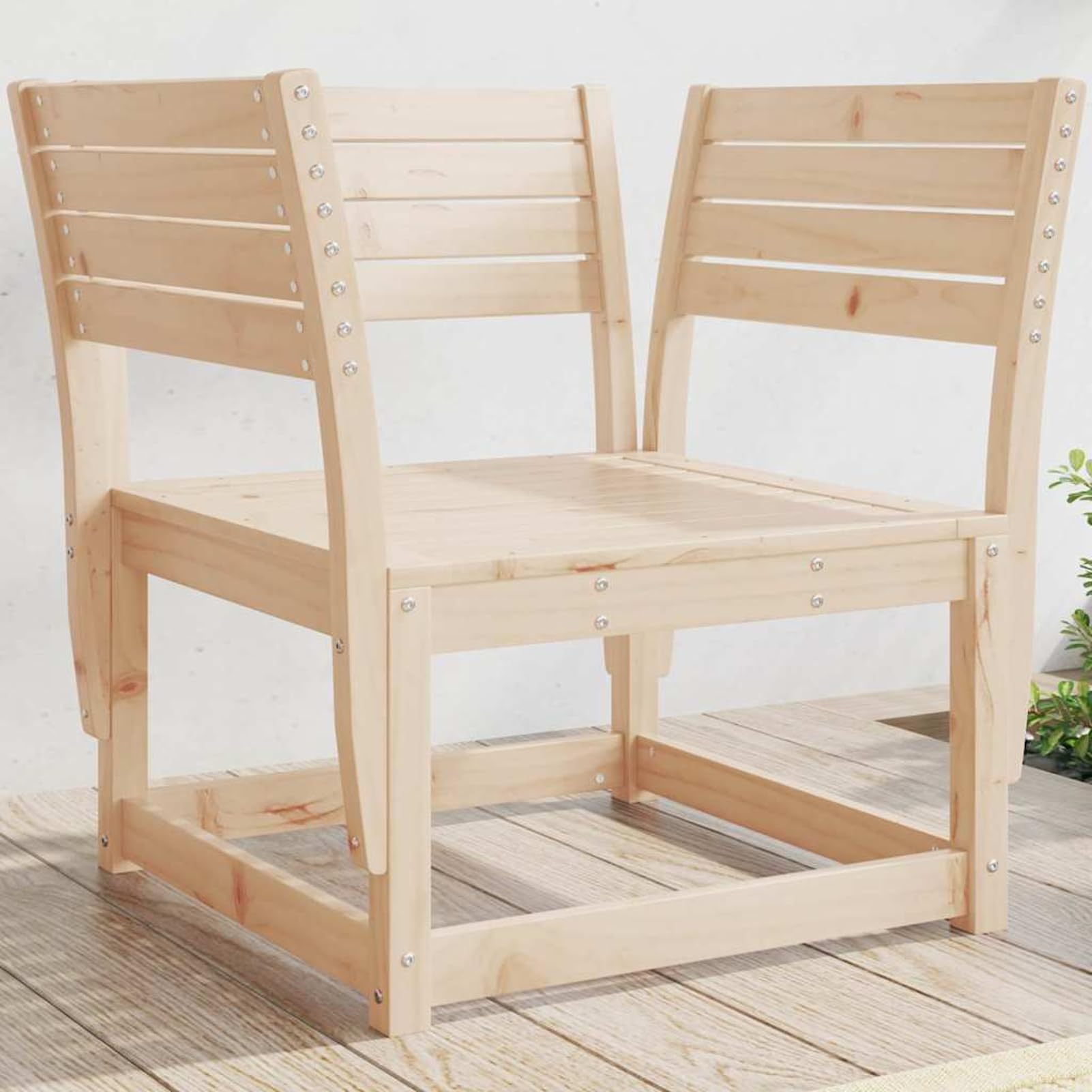 Chaise de jardin en pin pour vos moments de détente sur le patio