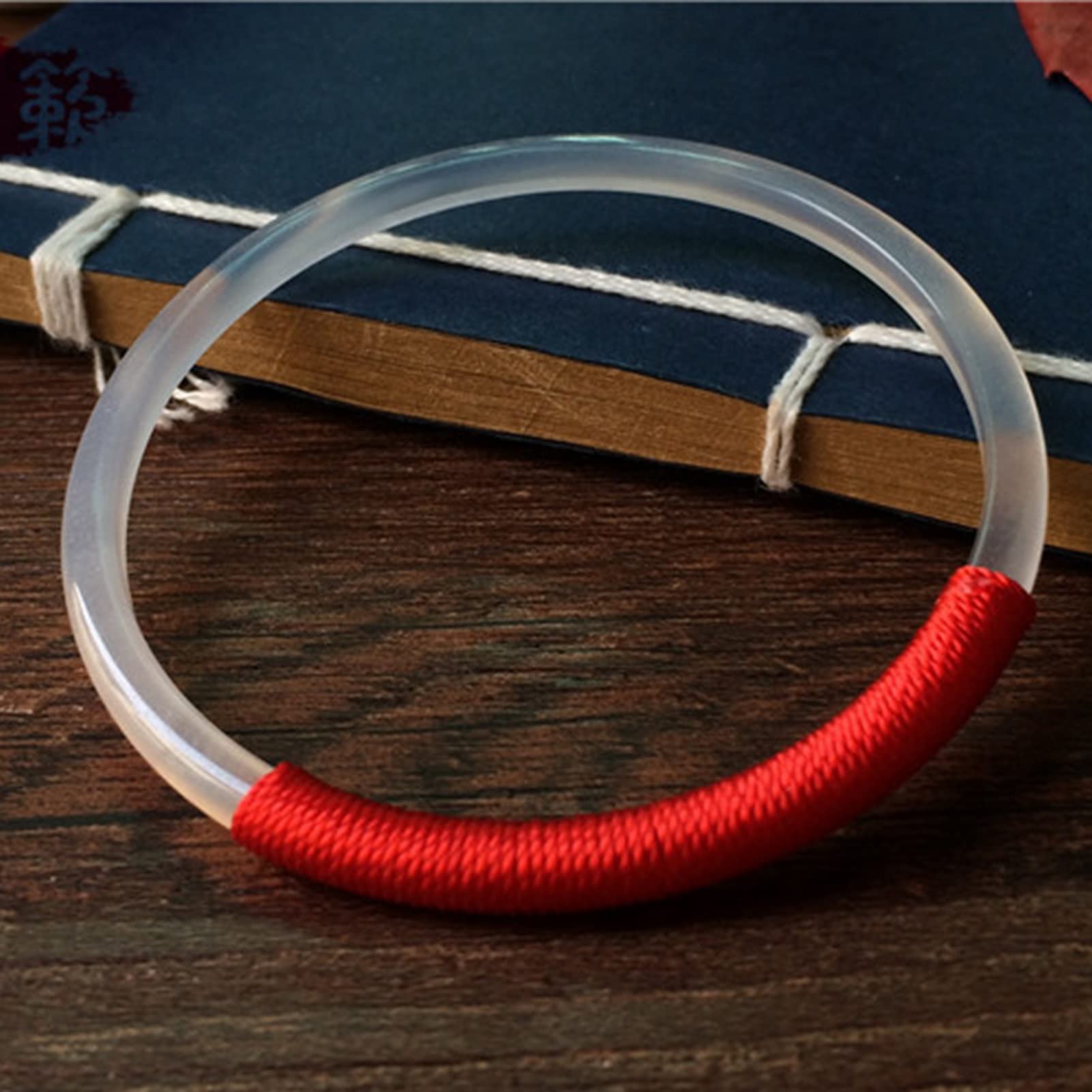 LYFHJD Pulsera de Jade Blanco Natural, Pulsera de Color translúcido, Pulsera de Hilo Rojo Envuelta en ónix Blanco curativo, Regalo de cumpleaños para Damas/Hombres/niñas (Color: Transparente, tamaño: