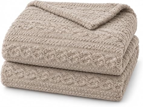 Brown Throw Blanket - Soft & Fluffy Fleece, Cute & Aesthetic, Perfect for Sofa, Couch, Chair, Bed, Living Room & Bedroom, All-Season Use, Plush & Cozy Decorative Blanket 50x60