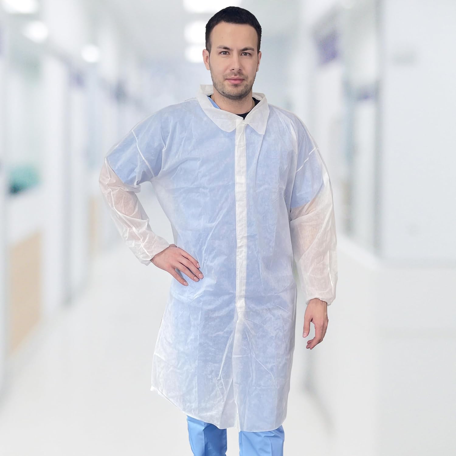 White Disposable Lab Coats for Adults, Medium. Pack of 30 Medical PPE Disposable Clothing. Polypropylene 40 GSM Knee Length Lab Coat with Elastic Wrists, Folded Collar, No Pockets