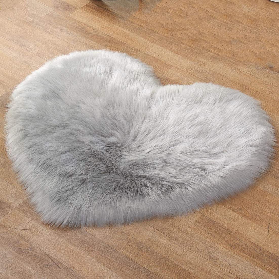 Tapis en forme de cœur ultra-moderne pour réchauffer l'ambiance de votre chambre